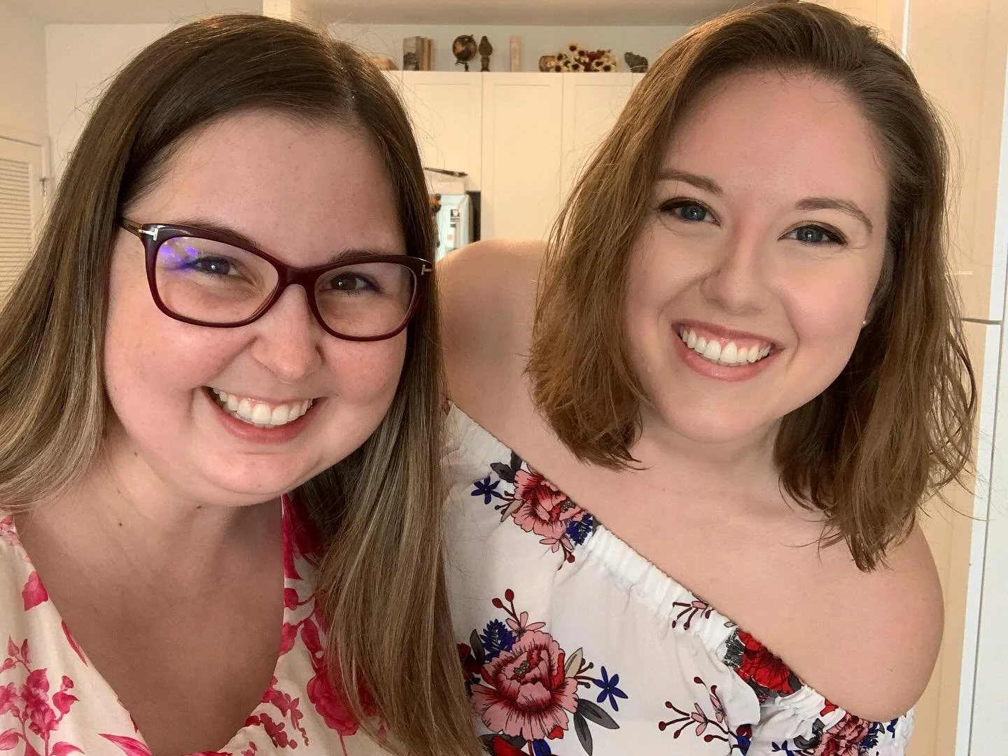 🏆 Scroll for the Love is Blind (chalice) cameo! Apple cider for the holidays with @haley.neese.