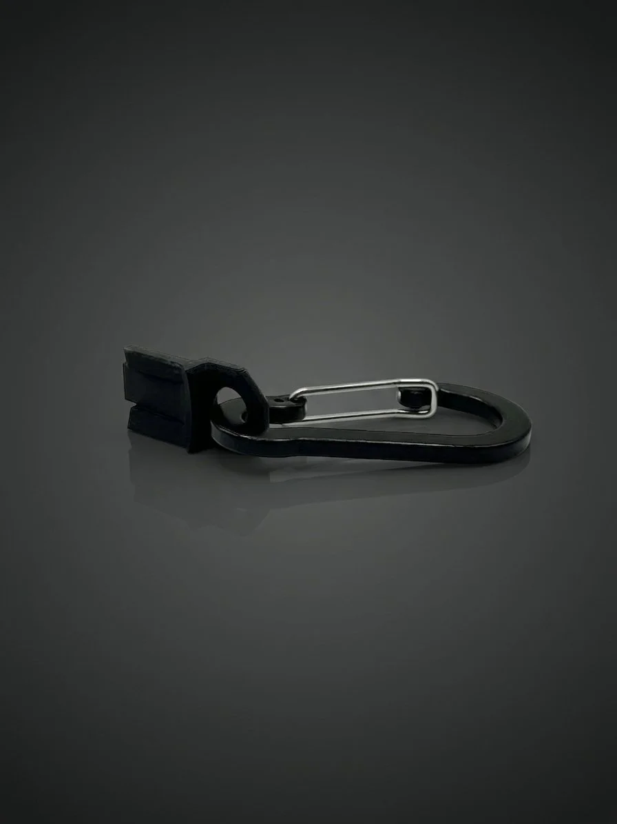 tb carabiner side.jpg