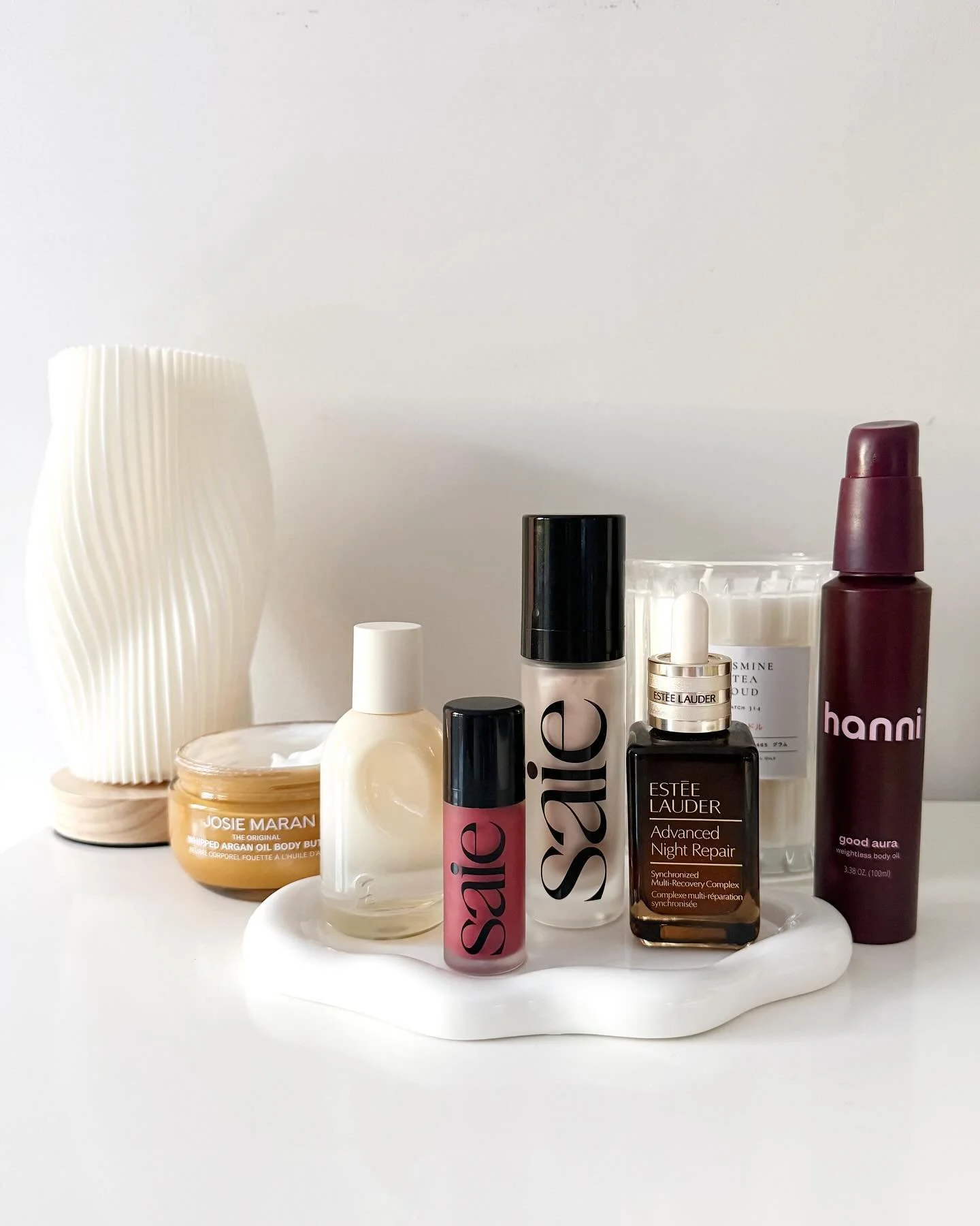 Carousel of vanity favorites&hellip;.🤍💫

Some products will forever be in my rotation! What are your non-negotiables? 

Hope you all had an amazing Thanksgiving - so grateful for this community and all the wonderful people I&rsquo;ve met along the 