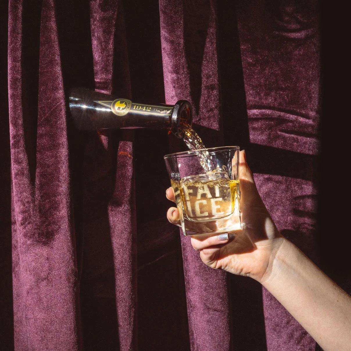 Pour-2.jpg