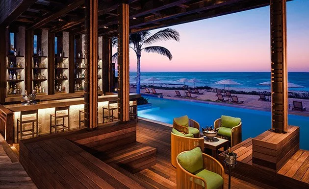 Riviera Maya outdoor bar and pool on the beach