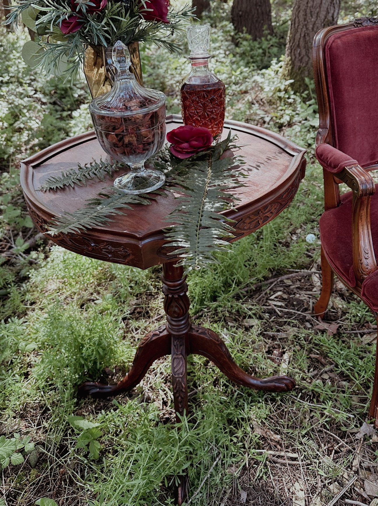 Table_Side_Emilie_14_edited.jpg