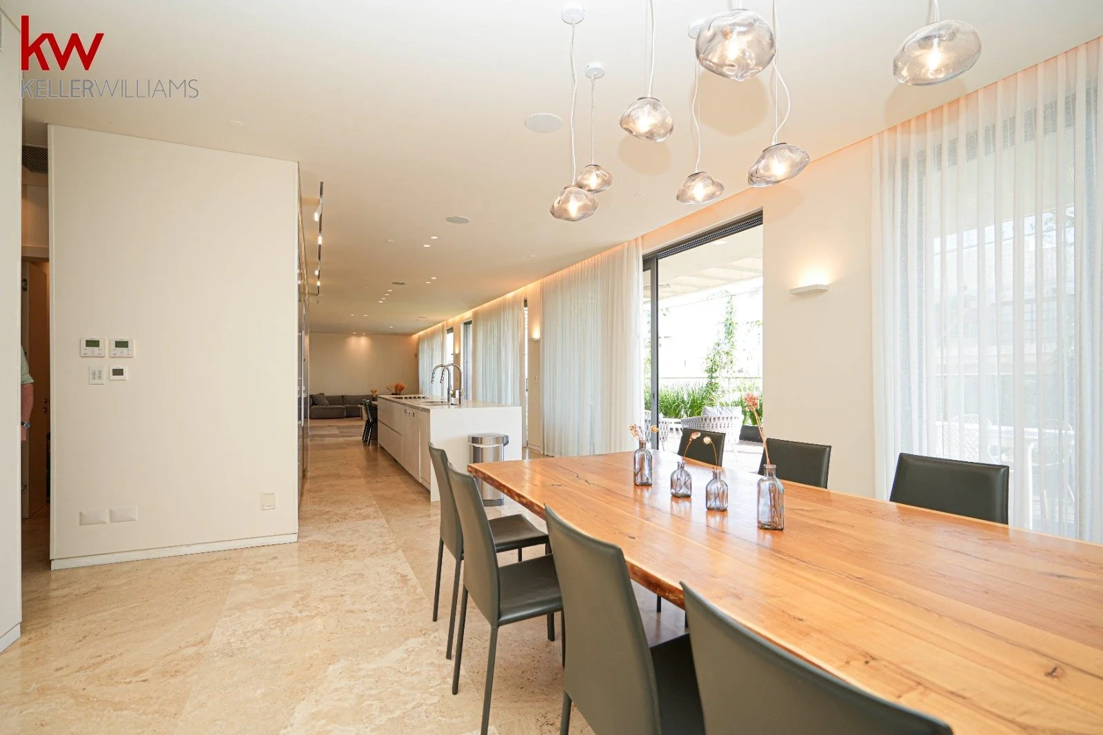 WhatsApp Image 2025-12-09 at 01.45.18_77a90922.jpg