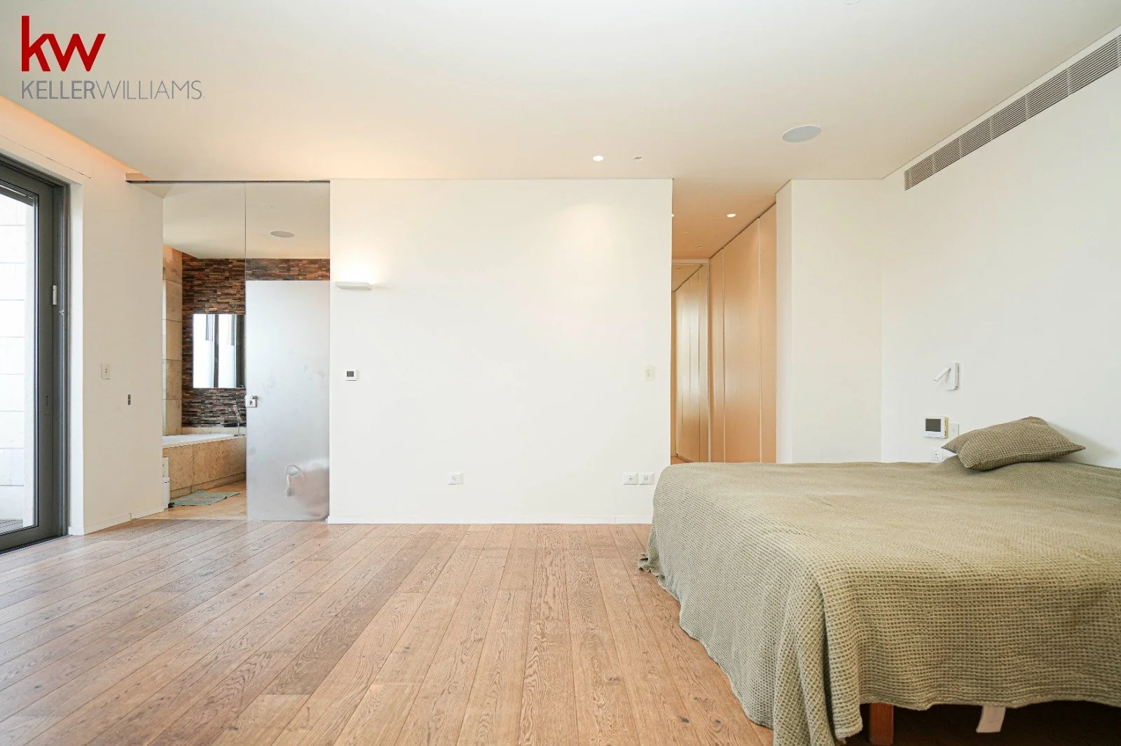 WhatsApp Image 2025-12-09 at 01.45.22_d90c55ba.jpg