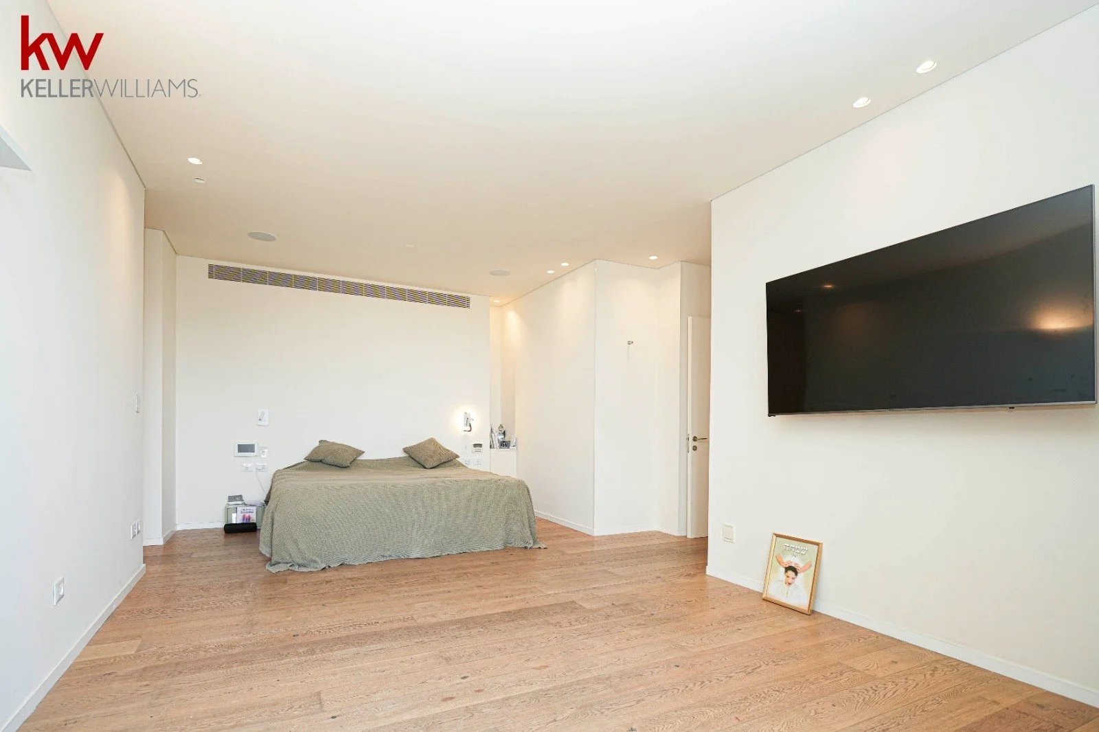 WhatsApp Image 2025-12-09 at 01.45.22_f0183507.jpg