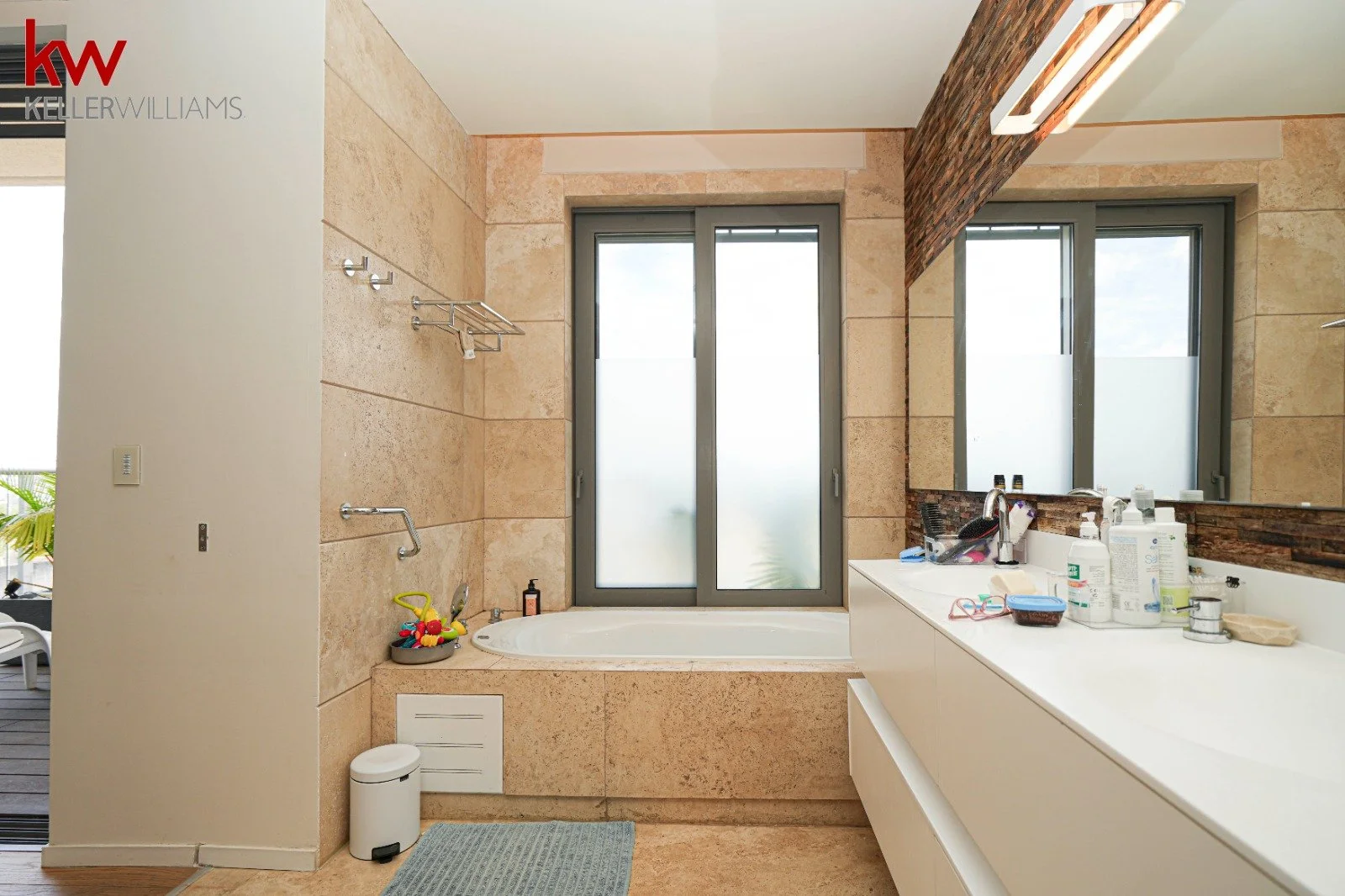 WhatsApp Image 2025-12-09 at 01.45.24_c73b4b29.jpg