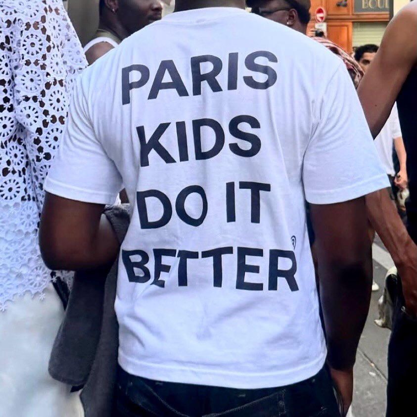 f&ecirc;te de la musique .. 💥 🚶🏻 
.
.
.
.
.
#fdlm #paris #heatwave #photography