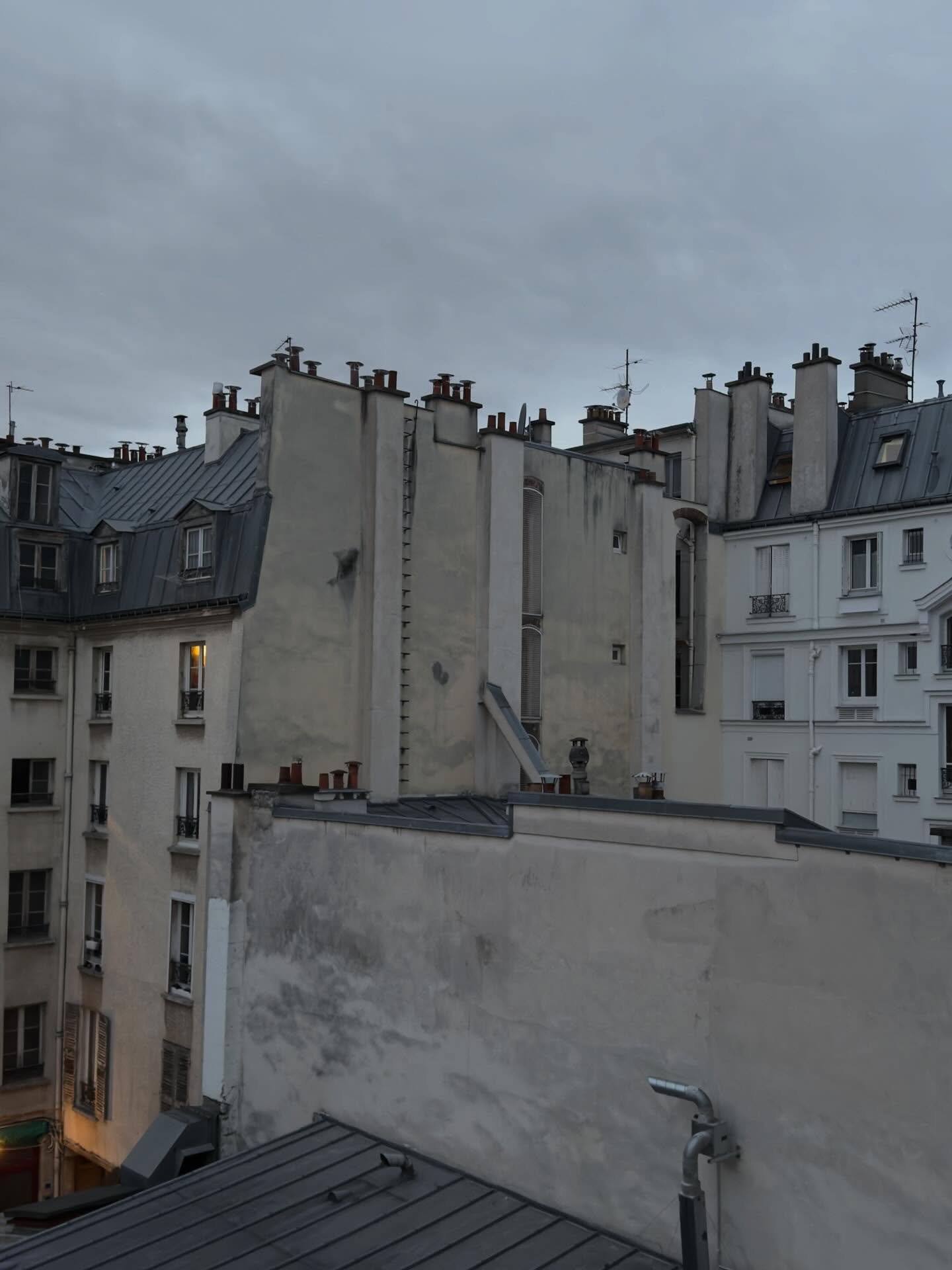 21:21
.
.
.
.
.
#time #photography #fyp #paris