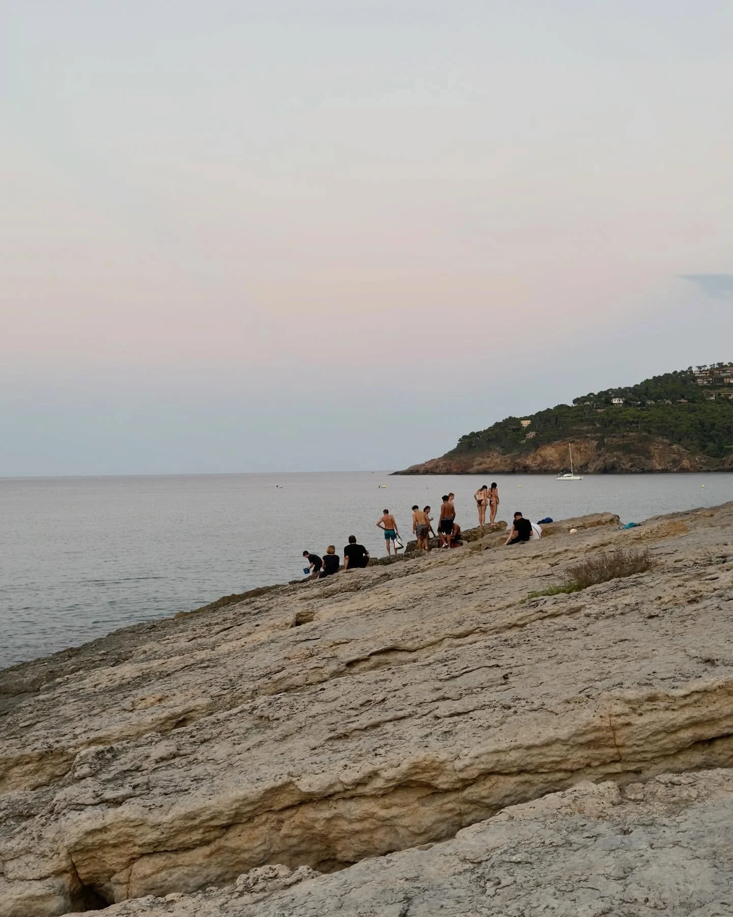 last days of summer? 
.
.
.
.
.
#photooftheday #fyp #explorepage #love #cinematic