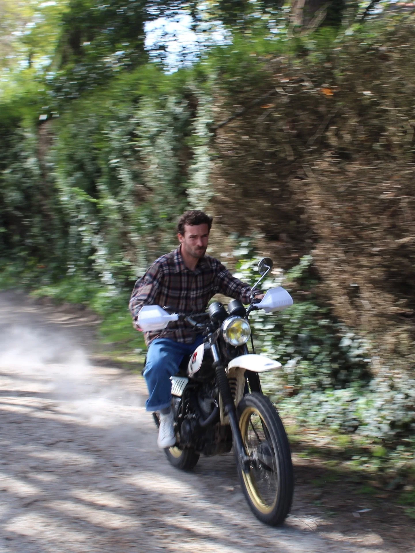 Le petit Yamaha XT250 est presque pr&ecirc;t pour attaquer un tour de Bretagne pr&eacute;vu en mai. Encore quelques r&eacute;glages pour &ecirc;tre 100 % street l&eacute;gal. ⛽️

#xt250 #yamahaxt #vintagemotorcycles #xt250yamaha