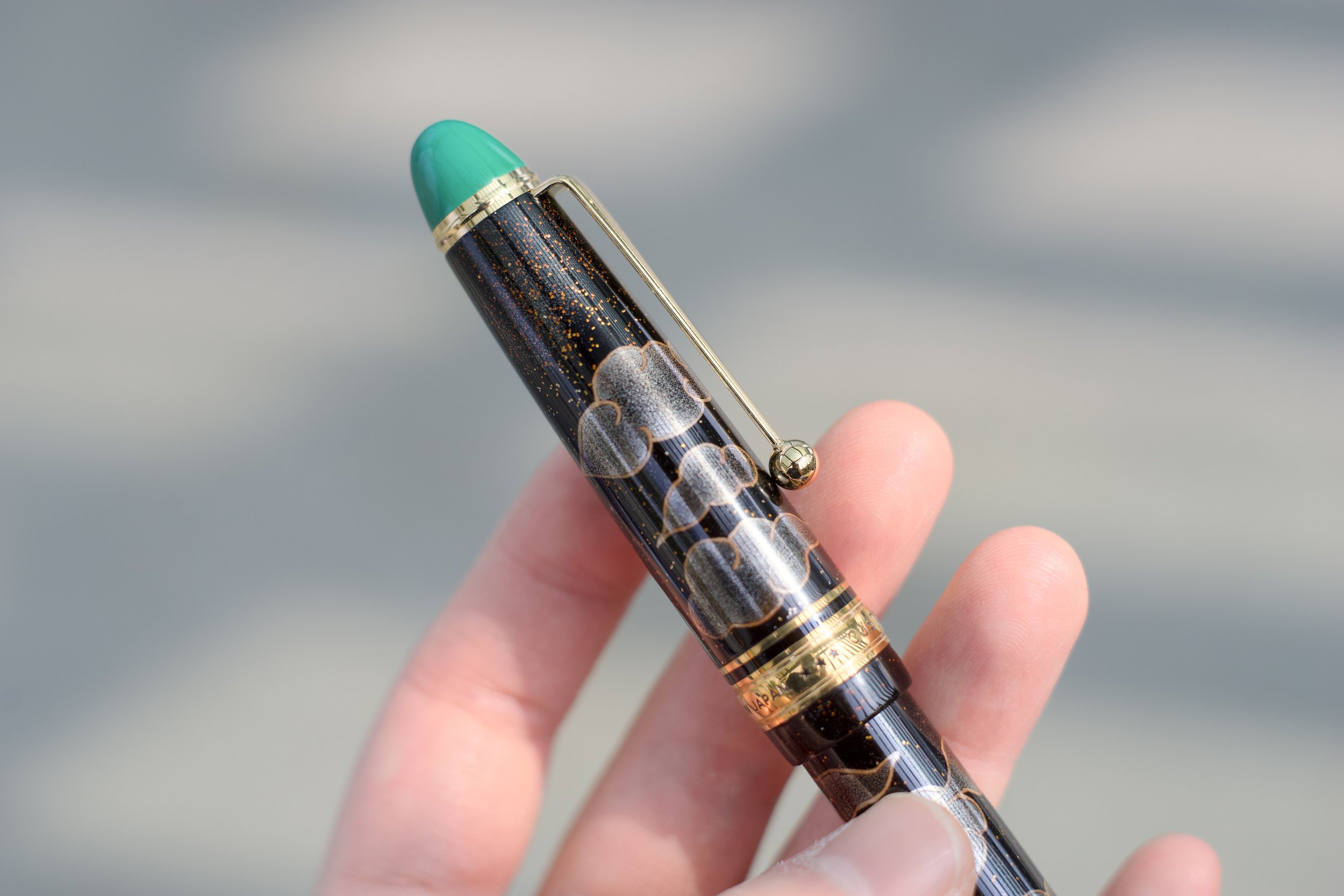 Togidashi maki e cloud with silver powder