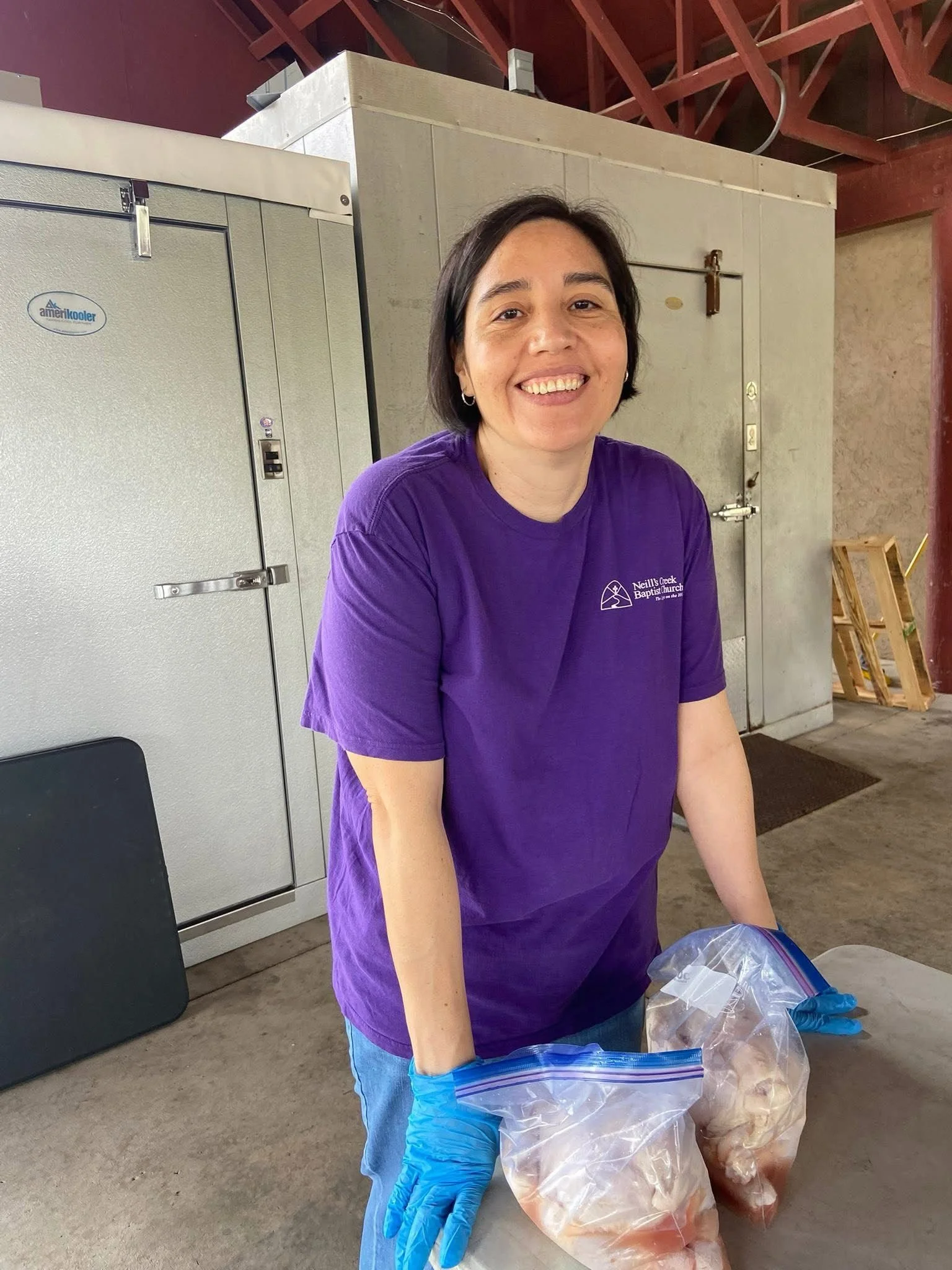 Food Distribution/ Distribución de alimentos/ Distribisyon Manje