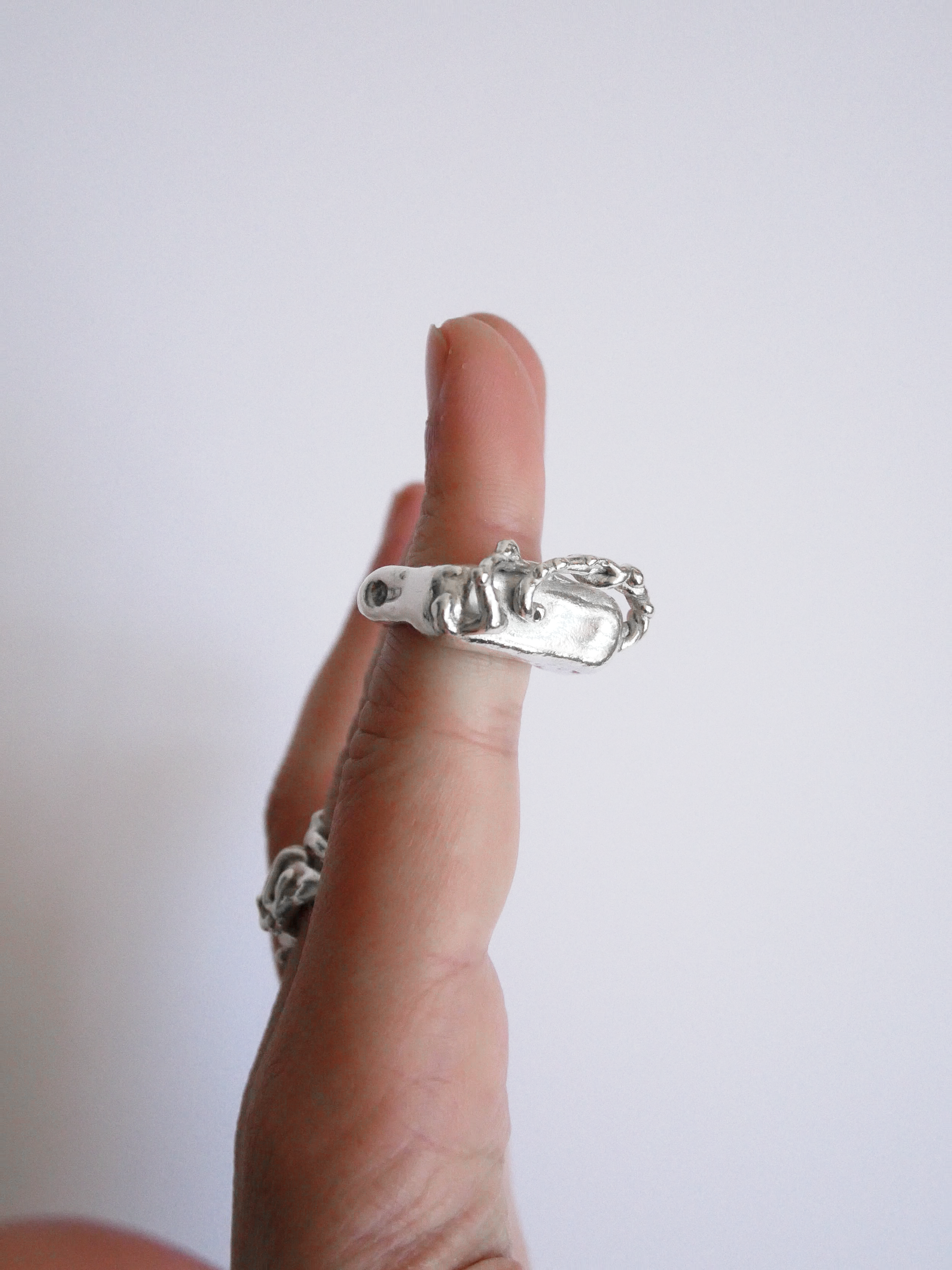 18 - Bridge ring worn 4.png