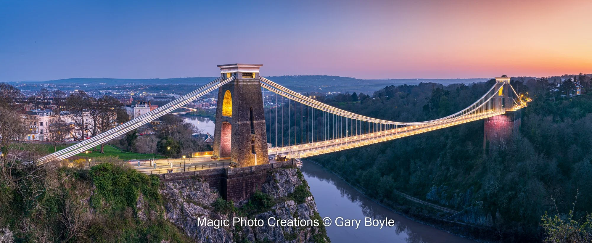 Clifton Suspension Bridge Night.jpg