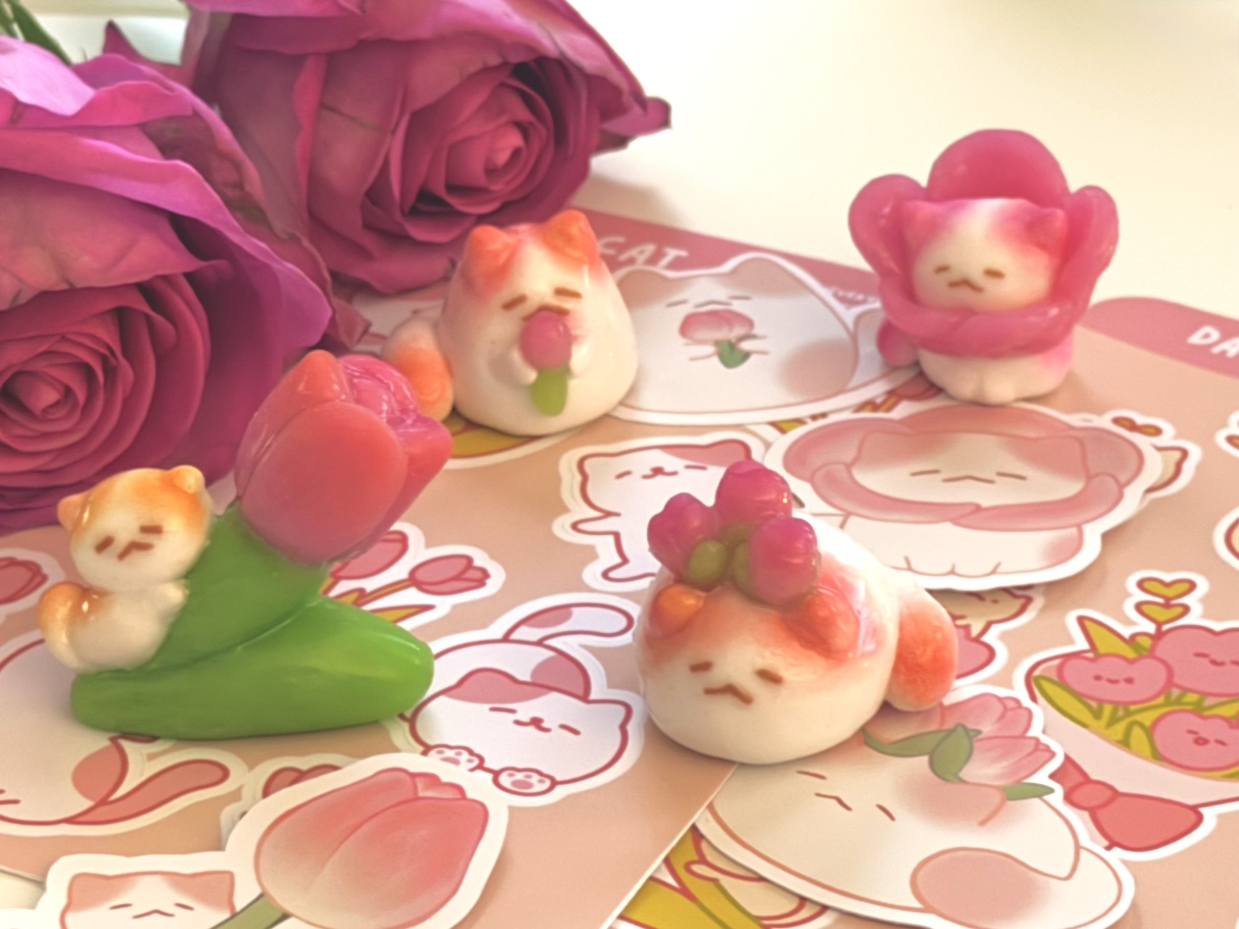 Tulip cat desk friends