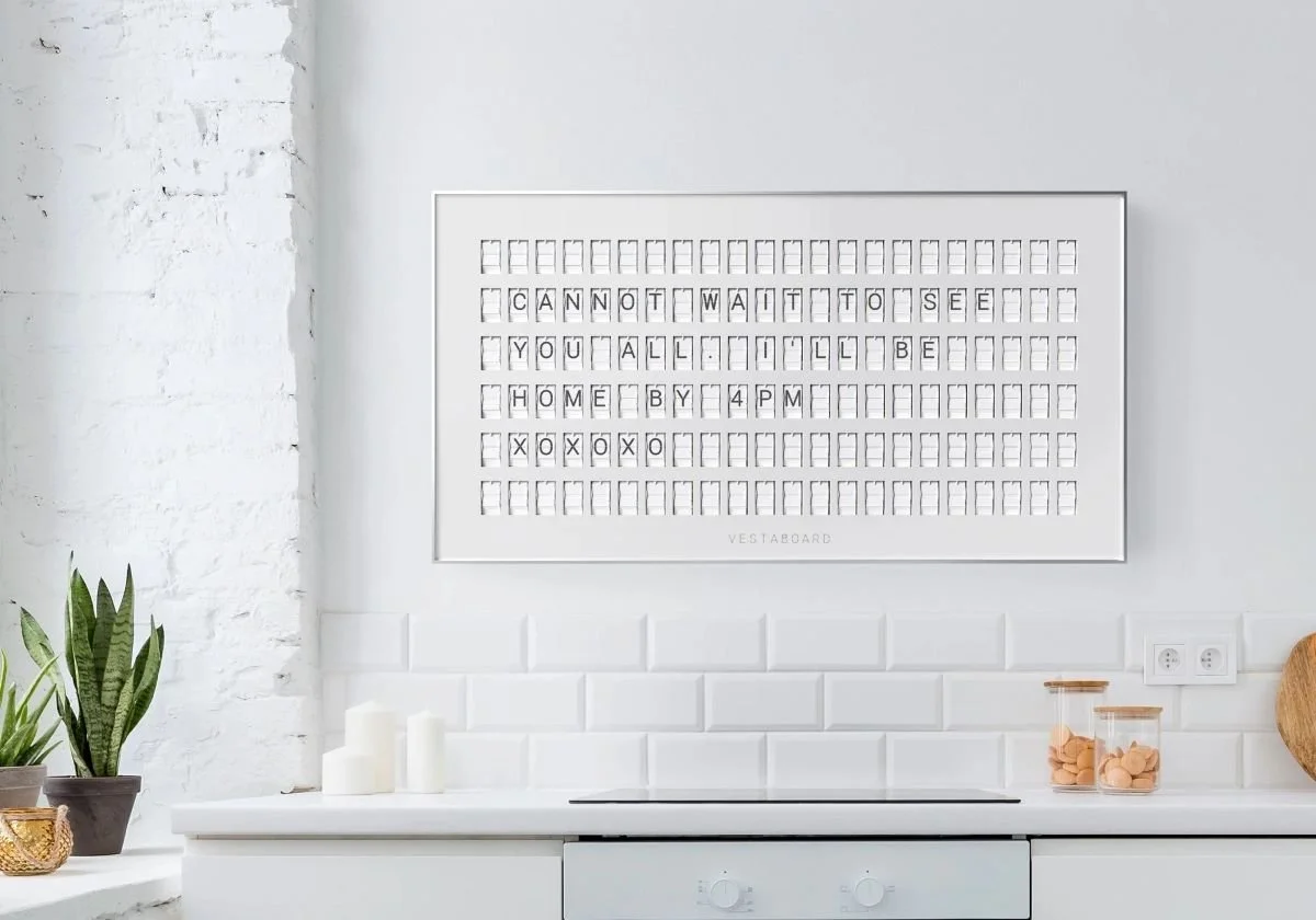 Vestaboard White Split-Flap-Display Kitchen - Küche - Exprimis.jpg