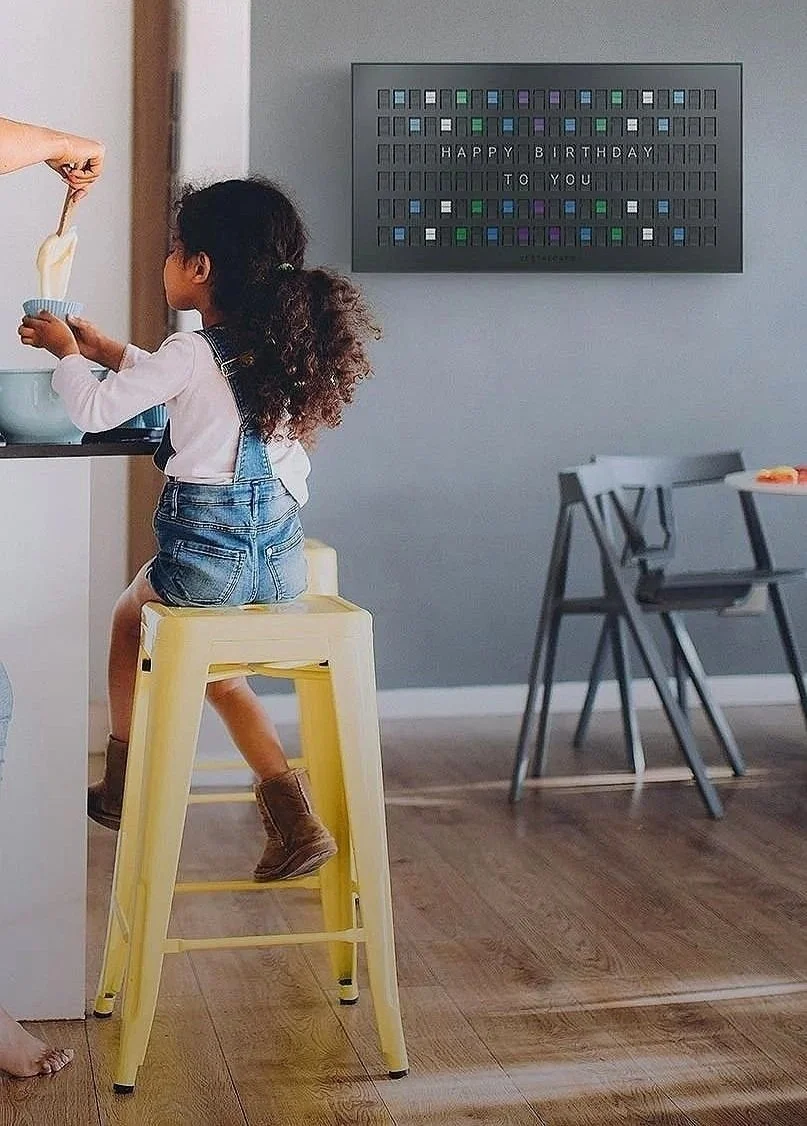 Vestaboard Home Split-Flap-Display Kid - Exprimis.jpg