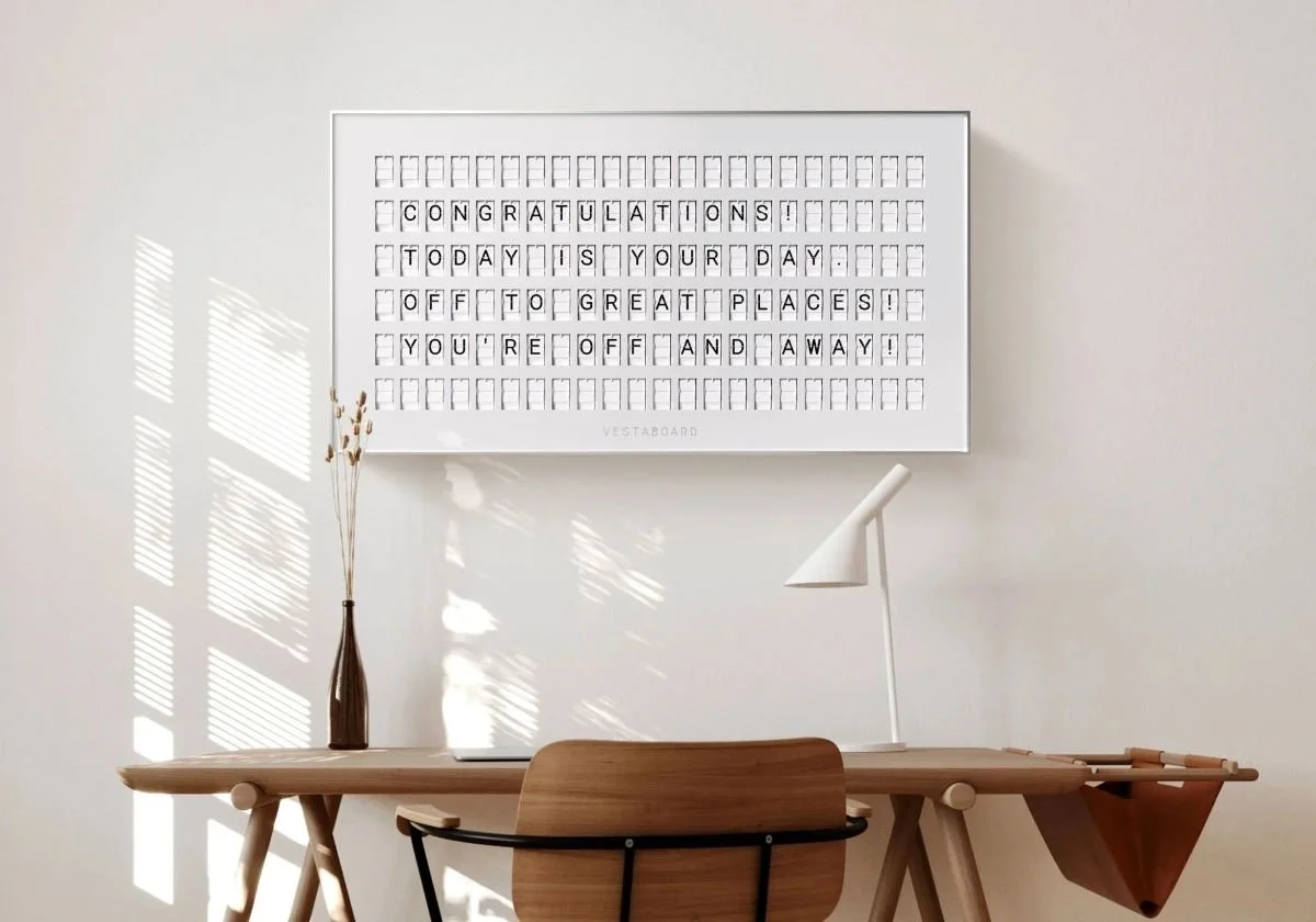 Vestaboard White Split-Flap-Display Living Room - Wohnzimmer - Exprimis.jpg