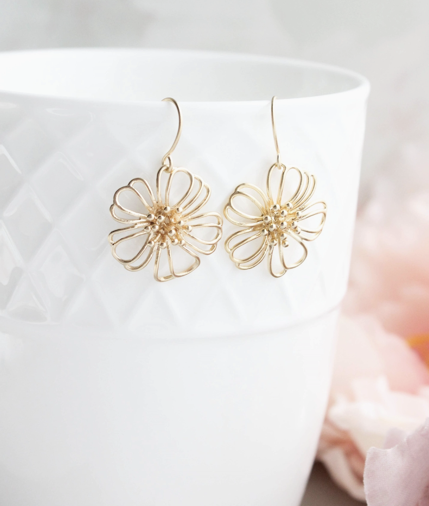 The Hello Monday Company - Gold Floral Filigree Earrings - Looping Daisy.png