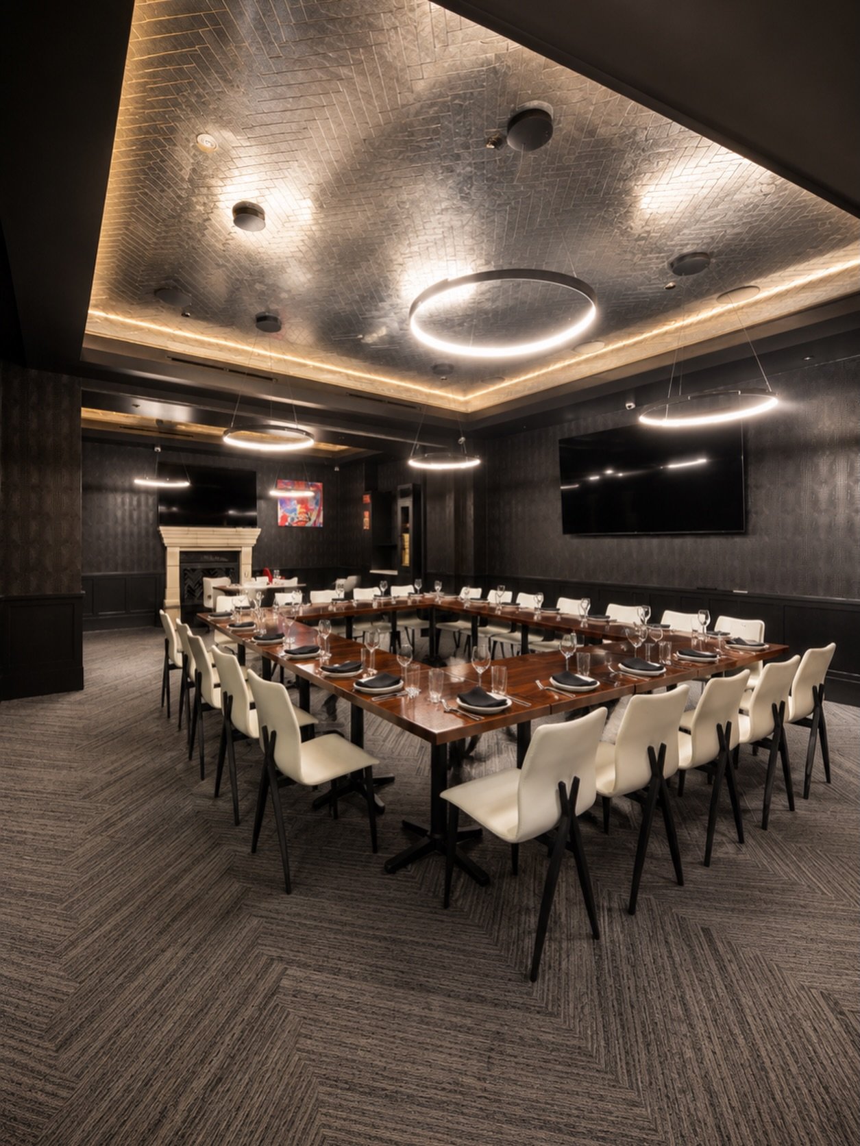 ✨ Where great food meets great design.

For this project, Ardenture delivered custom millwork, architectural ceiling details, statement lighting, textured wall finishes, and a private dining environment designed to create an unforgettable guest exper