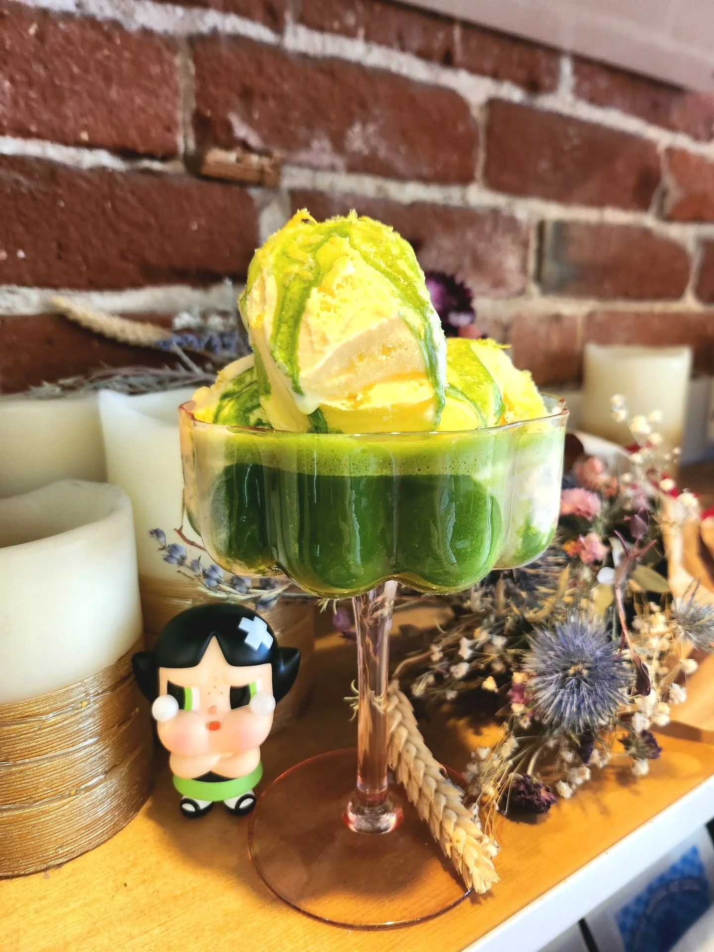 Starting 8/1 in collaboration with @longbeachfoodscene , we bring you... the matcha-gato and the matcha shake!!! 💚🍦
Both items are created with our delicious ceremonial matcha from @spirittea , and topped with lemon zest and maldon sea salt! 
You r