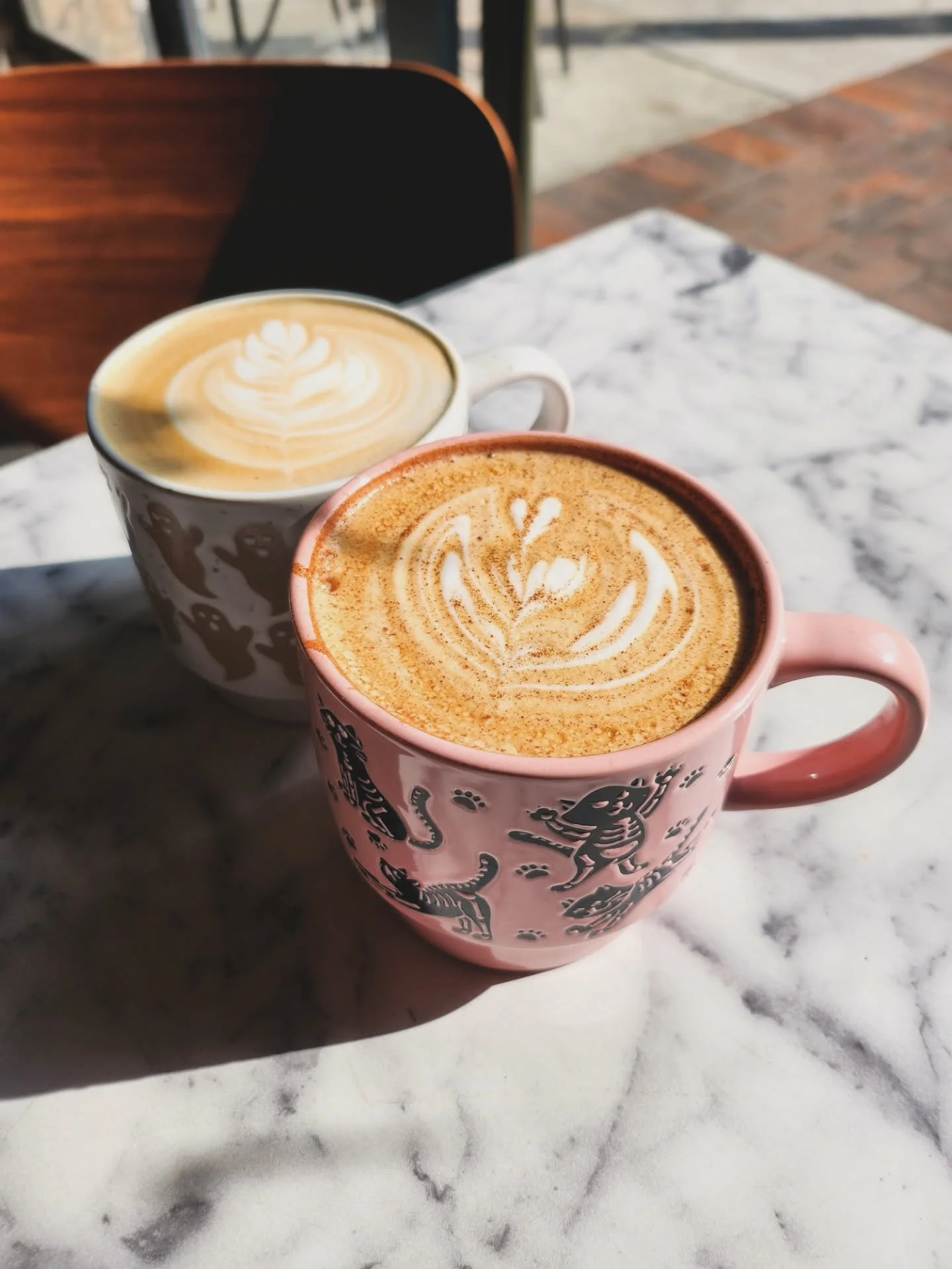 its finally my favorite time of the year even though its still hotter than hell in lb, but fall can only mean one thing... FALL DRINKS!!! 🍂🎃🌰

two fan favorites are back- the brown butter pumpkin latte and the shaken maple! but what is this??? a n