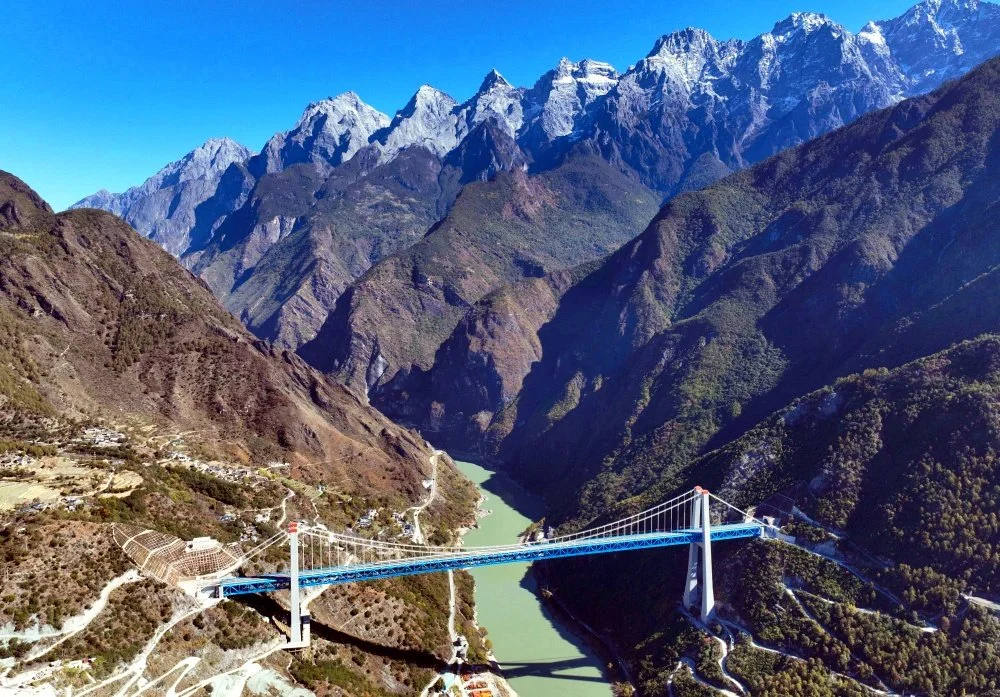 Jinsha-River-Grand-Bridge-Hutiaoxia-Jinshajiang-Bridge-in-Tiger-Leaping-Gorge-Between-Lijiang-and-Shangri-La-Yunnan-2.jpg
