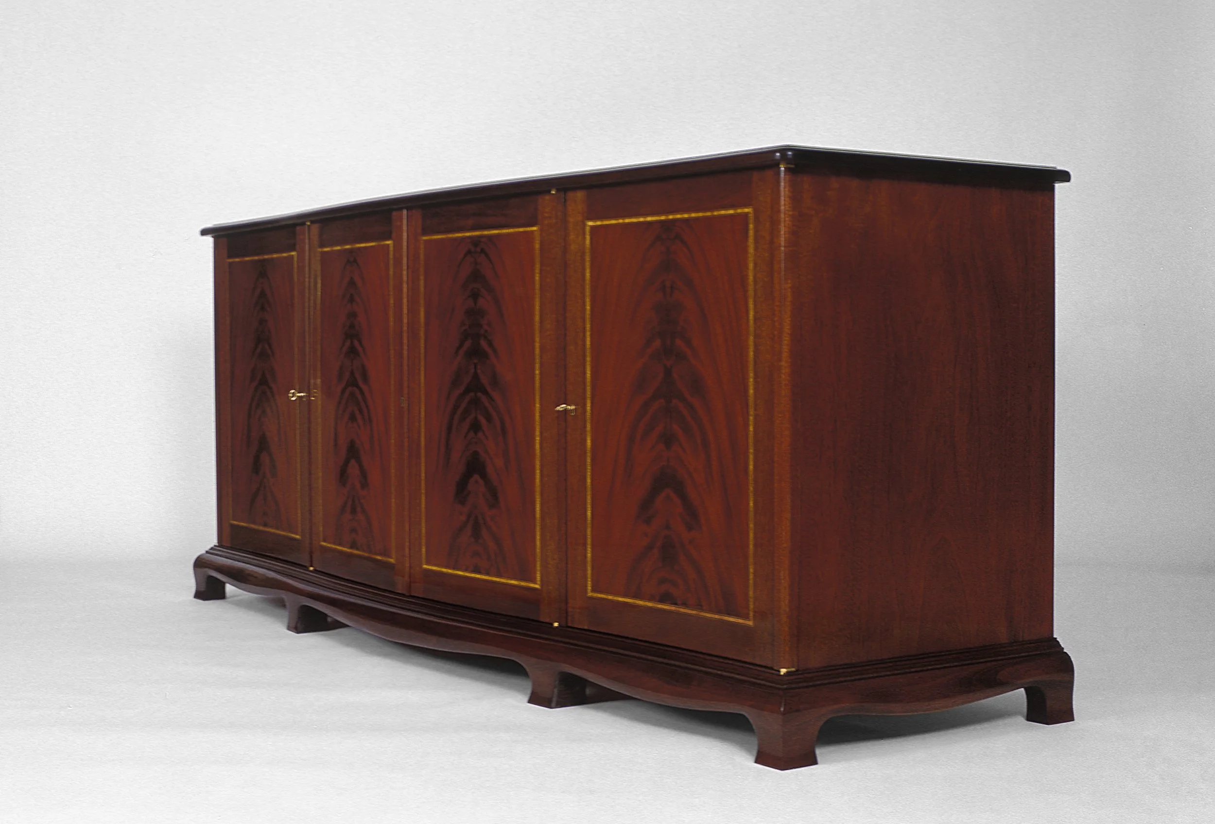 "Audiophile" Serpentine Cabinet - Mahogany Crotch Veneer &amp;  Mahogany 