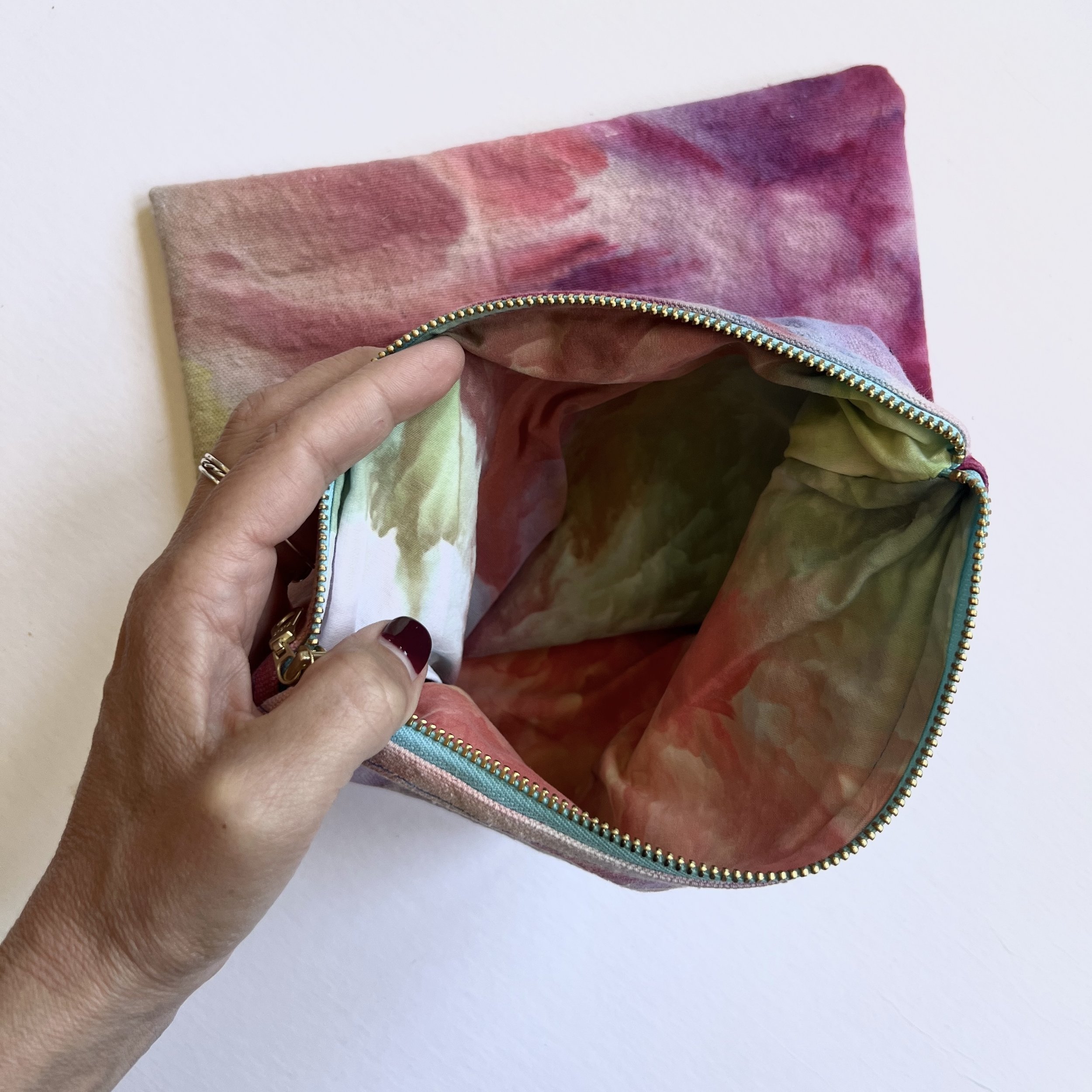 Hand-dyed pouch (XXL)