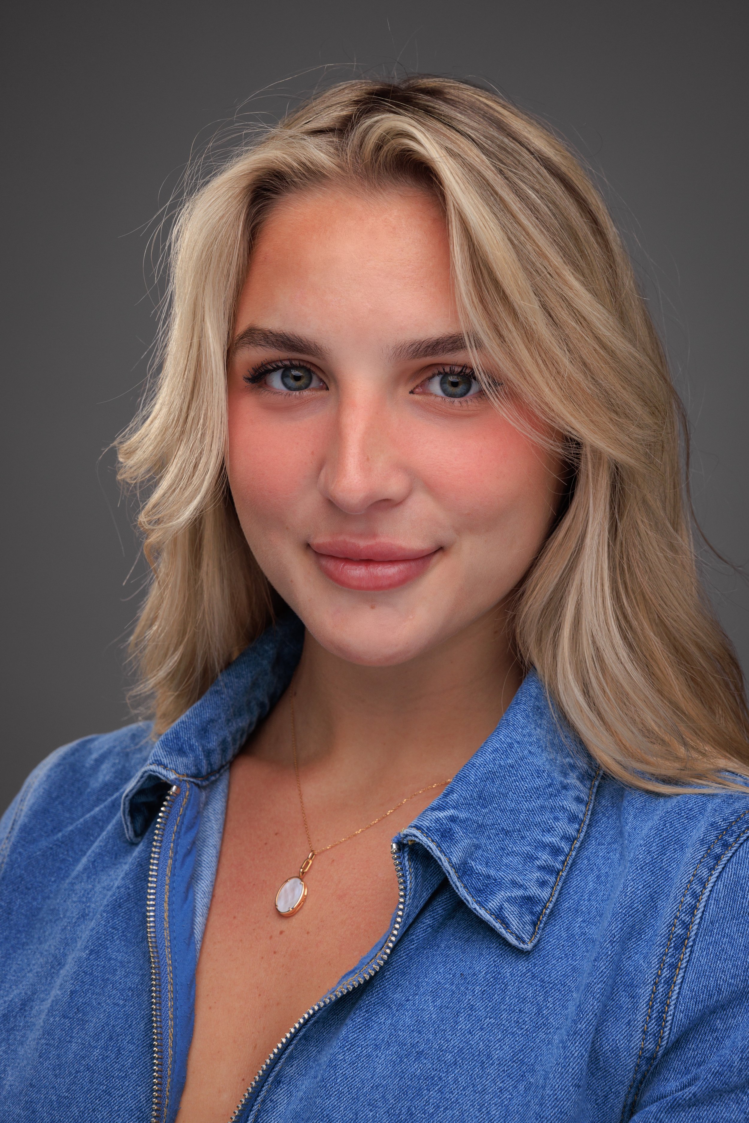 Headshot (December 2023)