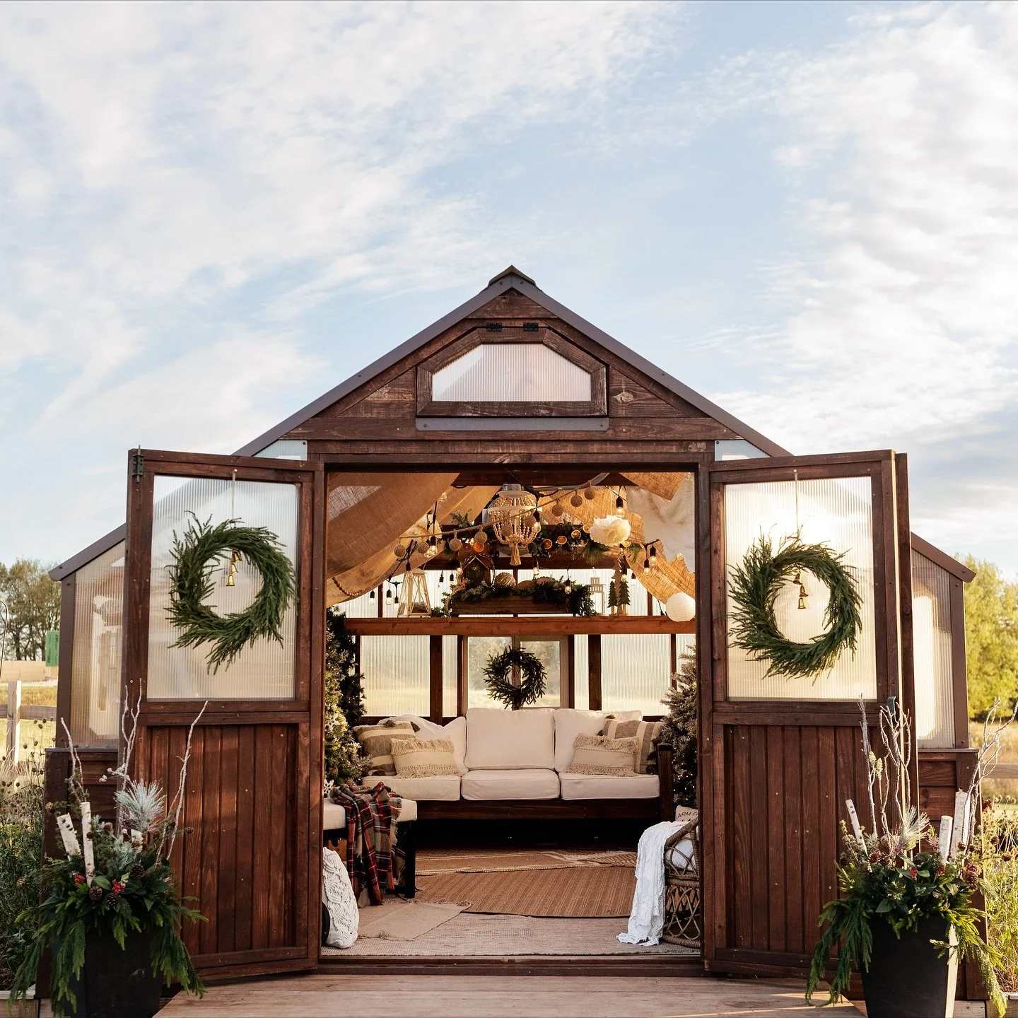 Welcome to Christmas in the Greenhouse! Now accepting bookings! The Christmas set up is available November 1st through December 31st! 

Feel free to screen shots these for advertising!!!