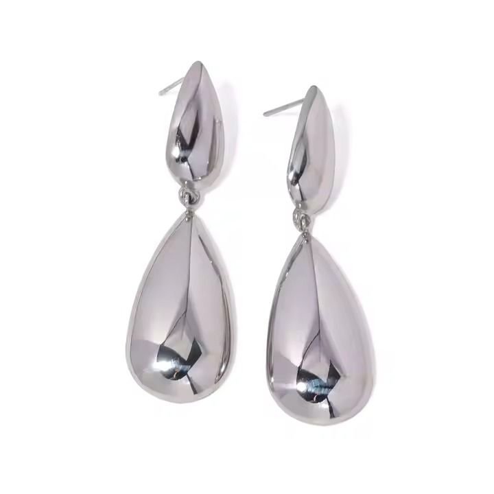 Amelia Earrings in Silver