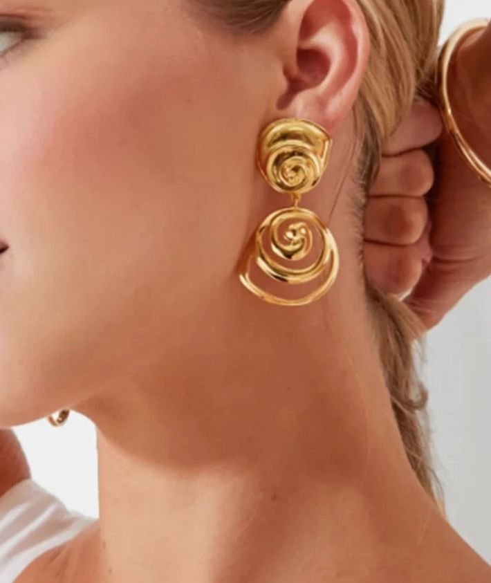 Chloe Spiral Earrings in Gold