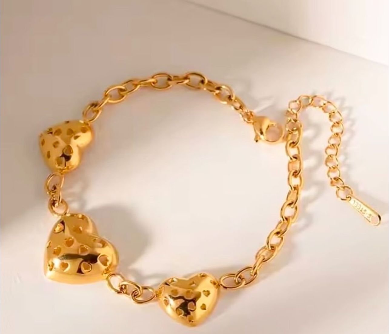 Sweetheart Bracelet in Gold