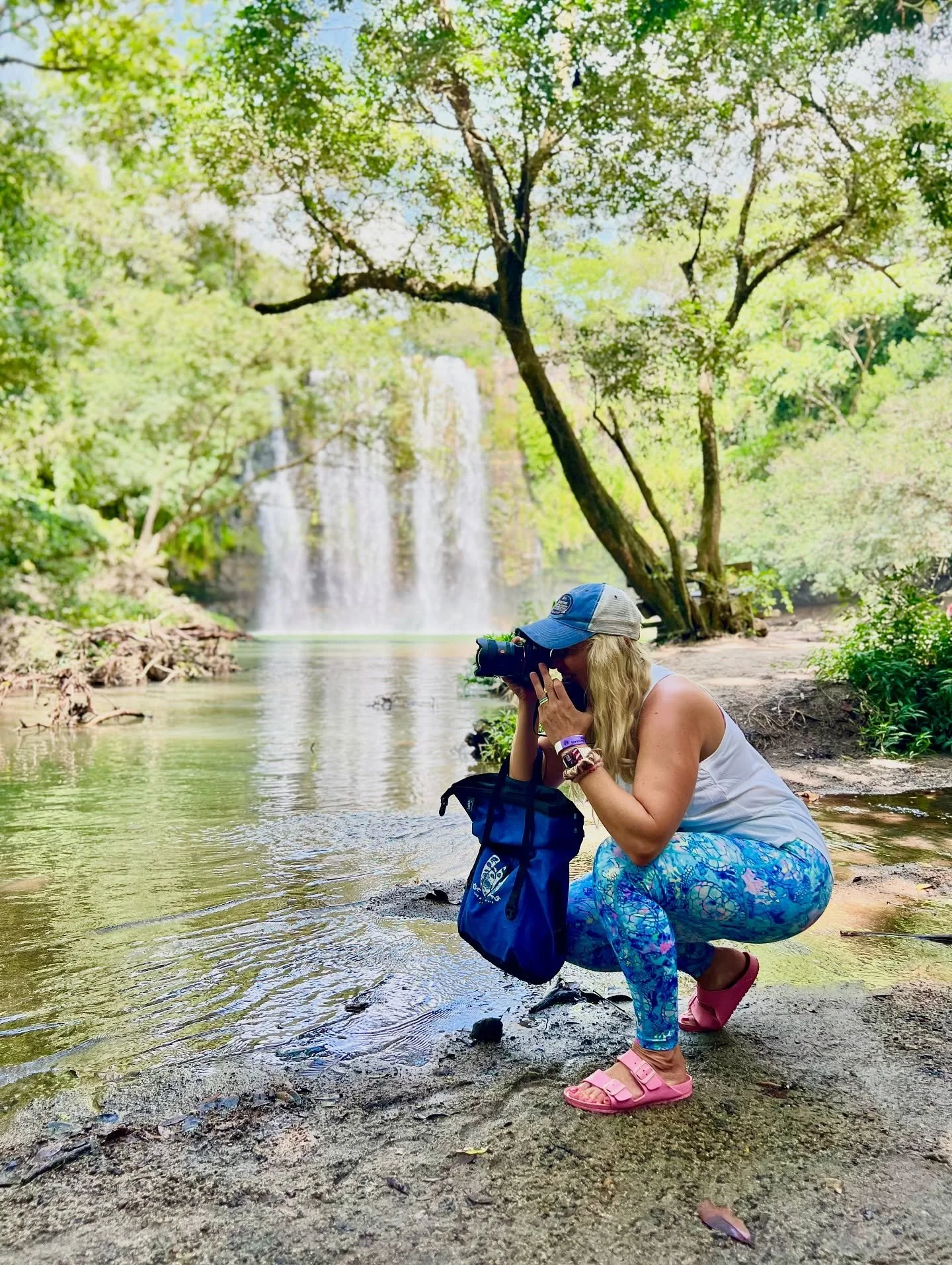 Captured in my element. 📸 

📍 somewhere in the Costa Rican jungle

#puravida #rainforest #naturephotographer