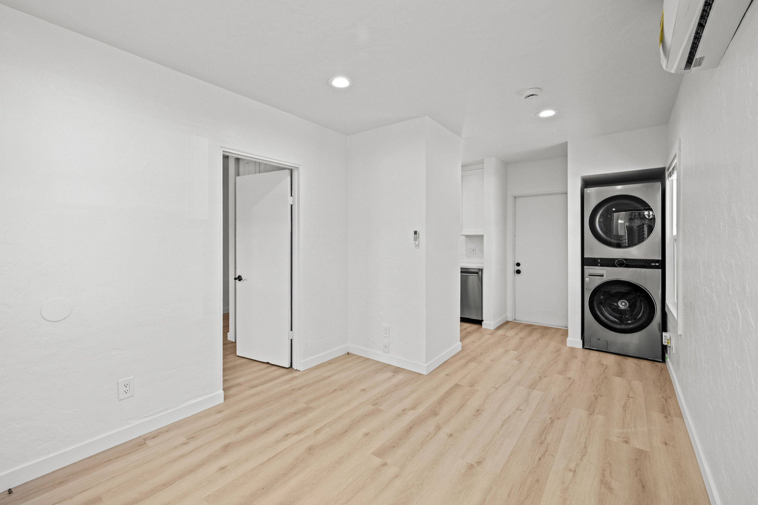 4626 32nd stwebsite Pictures (9).png