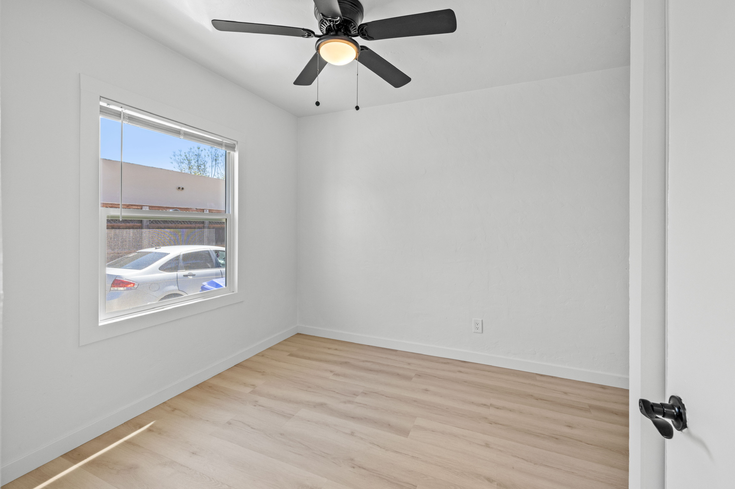 4626 32nd stwebsite Pictures (8).png