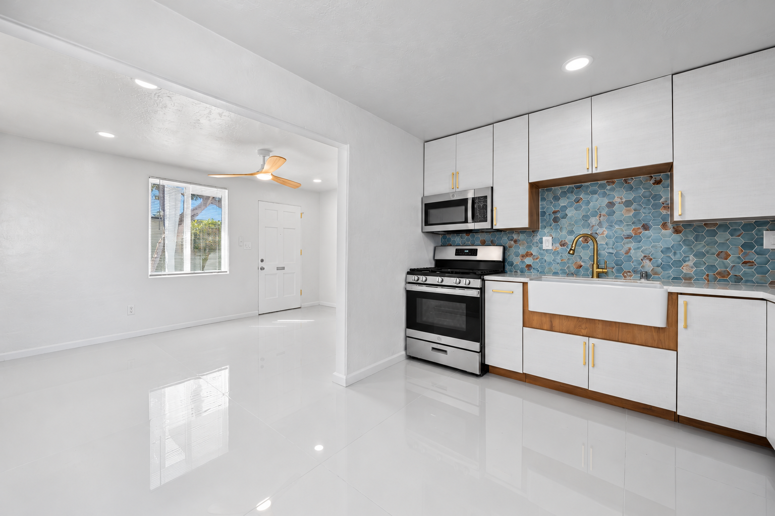 Modern Kitchen and Bright Entryway.png