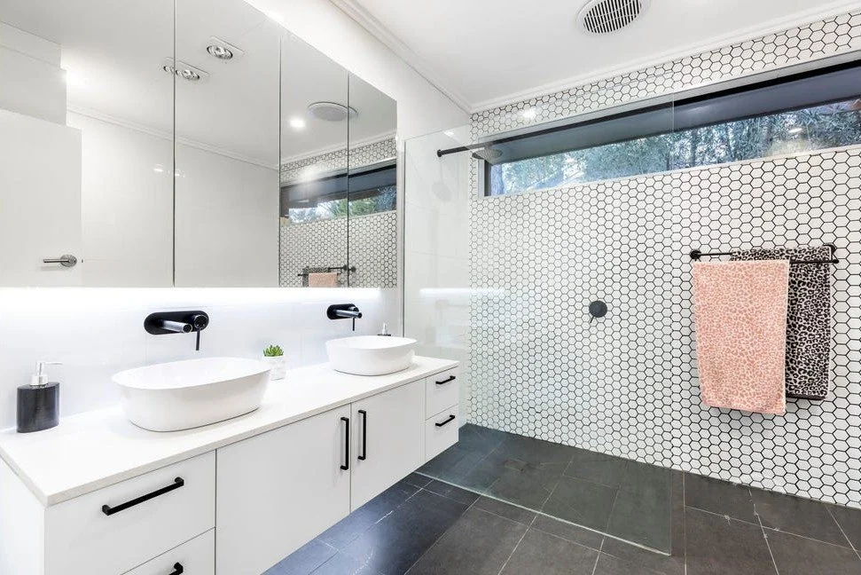 Eltham bathroom 1.jpg