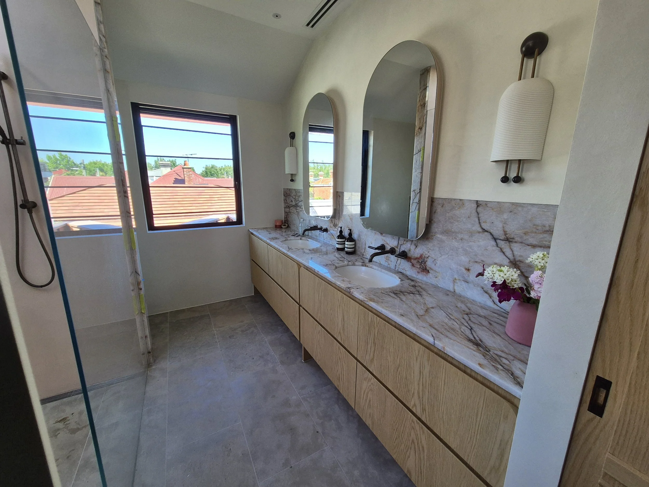 Main bathroom MM Harold.jpg