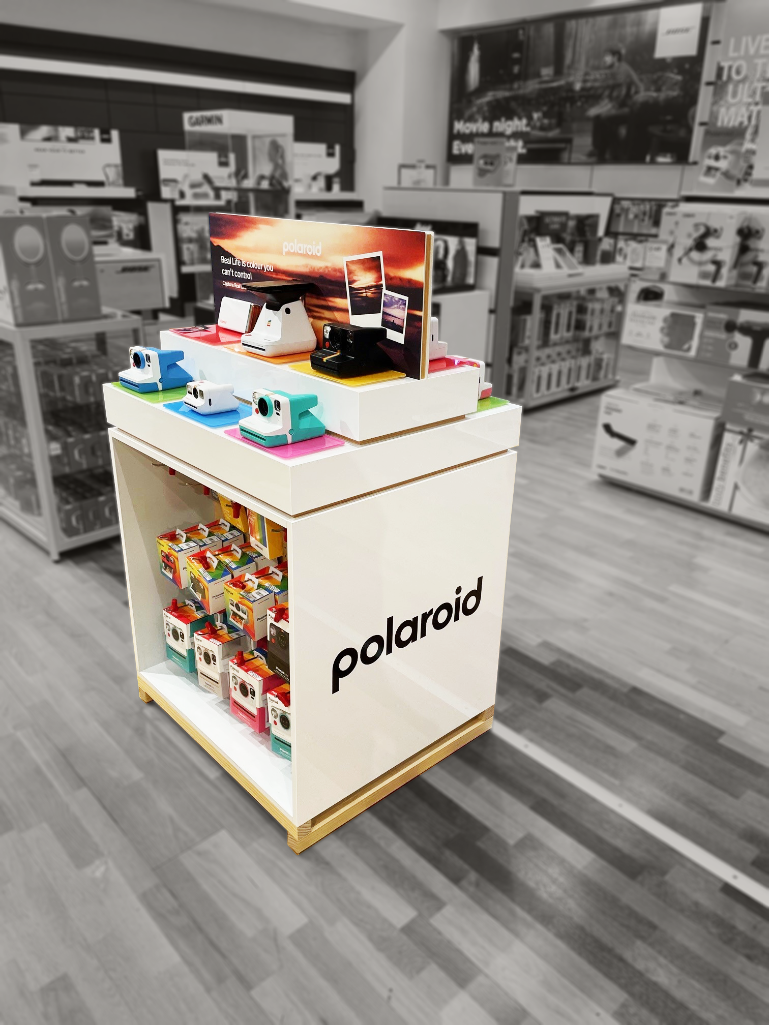 Polaroid stand 2.png