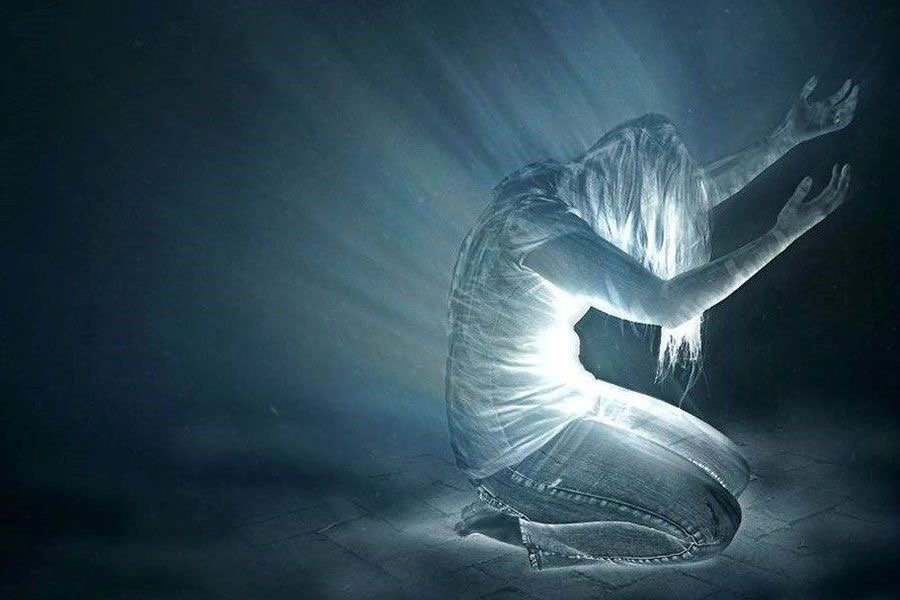 De las Tinieblas a la Luz