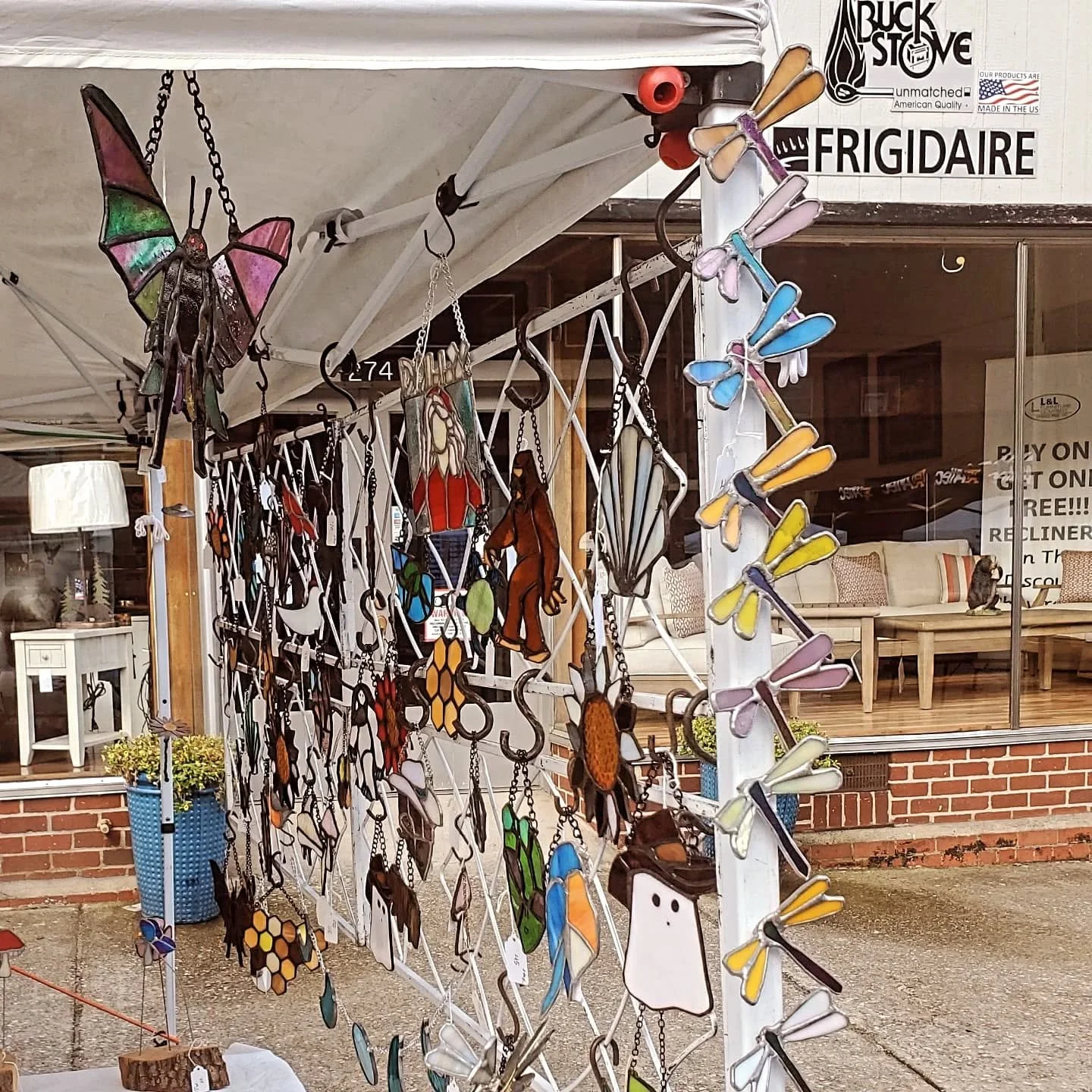 We're at spruce pine alien festival today until 6pm. We'll have our alien and cryptid items with us and of course all of our other great Ironworks and glass.

#staindglass 
#Ironworks 
#sprucepinesnc 
#nc 
#westernnorthcarolina 
#festival 
#supportsm