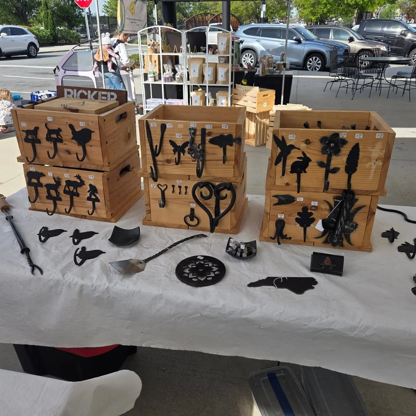 Wednesdays have started back up @hickoryncfarmersmarket we'll be here until 1pm today

#stainedglass #blacksmith #jewelry #smallbusiness #hickorync