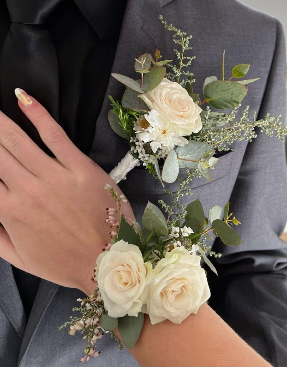 Boutonniere_Corsage.jpg