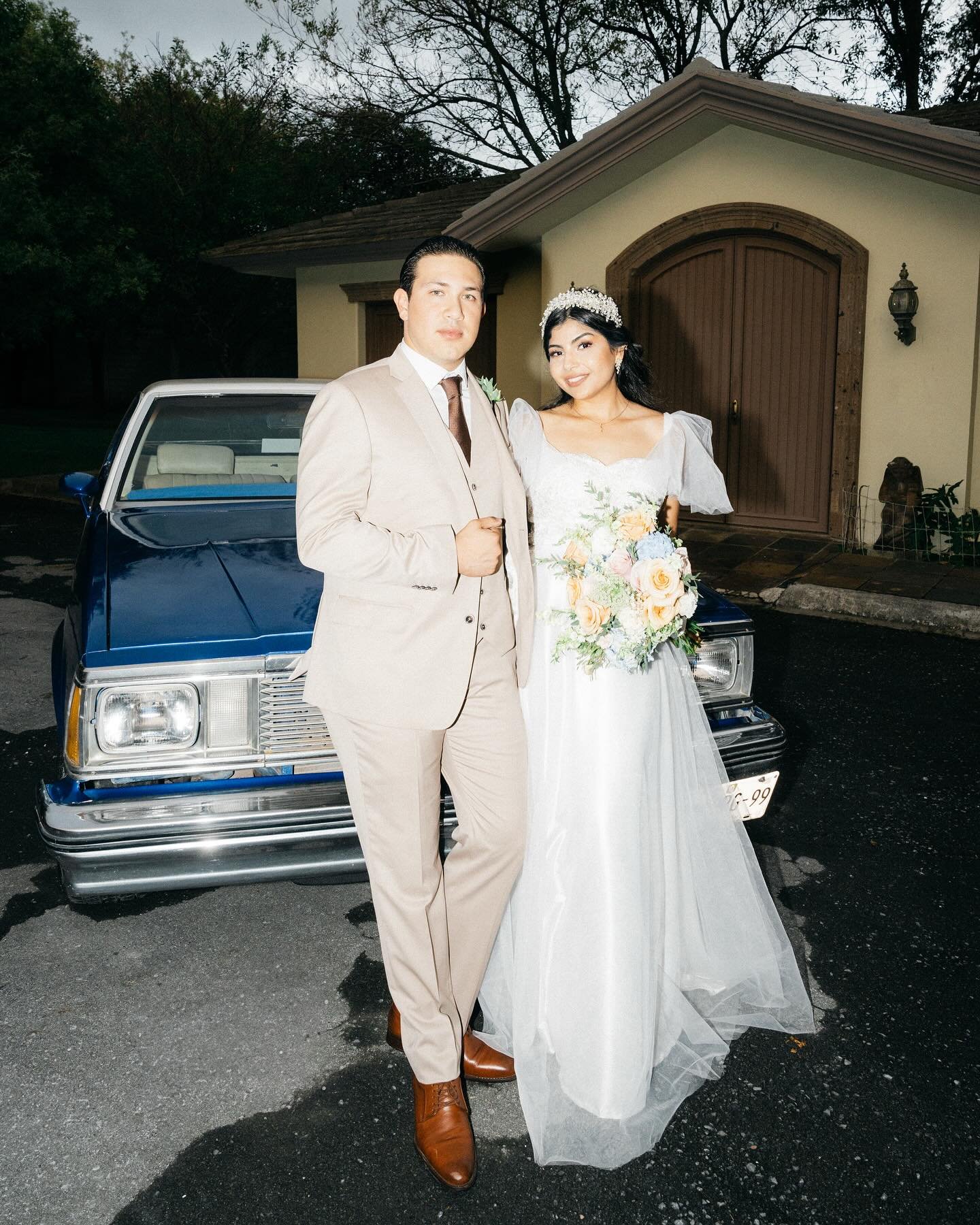Few shots of Ludy &amp; H&eacute;ctor wedding at Monterrey city, M&eacute;xico.

Second shooter for @luisrosasphoto 
#destinationwedding #monterreywedding #timelesswedding #weddinginspiration #destinationweddingphotographer #bodasmonterrey