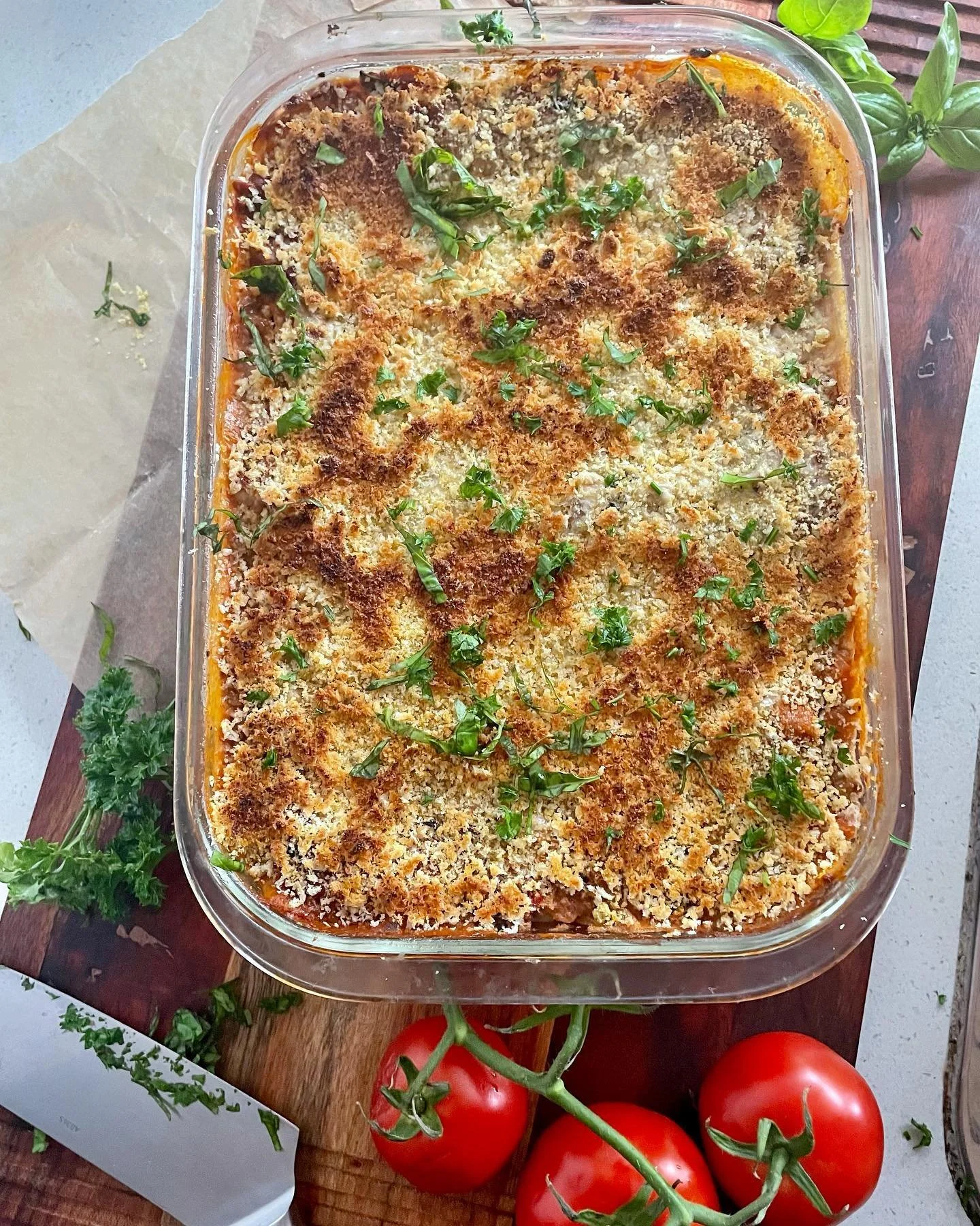 Protein packed #vegan lasagne 🤯This is one of my favourite meals that I make all of the time because it&rsquo;s filling, loaded with #protein and veggies and sooo delicious! 
 
To make:
1. Make your Bolognese sauce (recipe below)
2. Make your truffl