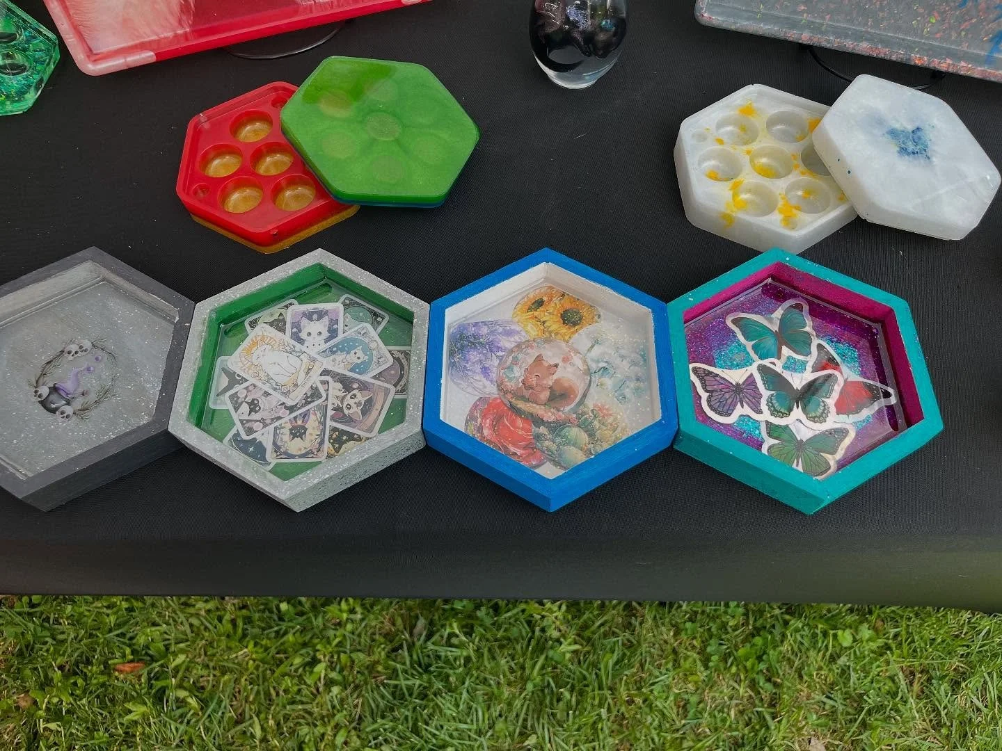 ✨ Today&rsquo;s the Day! ✨

Crafty Questers is LIVE at the Greensboro Summer Solstice Festival! 🌞🧚&zwj;♀️

Come find us at the beautiful Greensboro Arboretum and Lindley Park for a magical day filled with handcrafted dice sets, dice vaults, trays, 