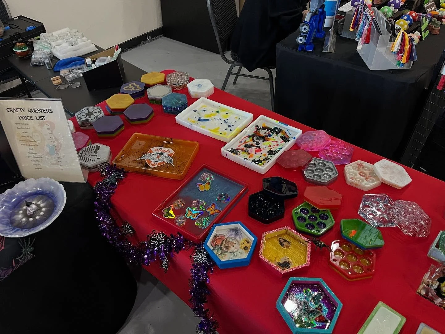 🧙&zwj;♂️🧟&zwj;♀️ Magic &amp; Liches at Geeksboro TODAY! 🧟&zwj;♂️🧙&zwj;♀️

Get ready for a Halloween-themed D&amp;D extravaganza at @dragonshoardnc in Greensboro! We&rsquo;re here from 10 AM to 4 PM with all the spooky essentials:

🎲 Handcrafted 