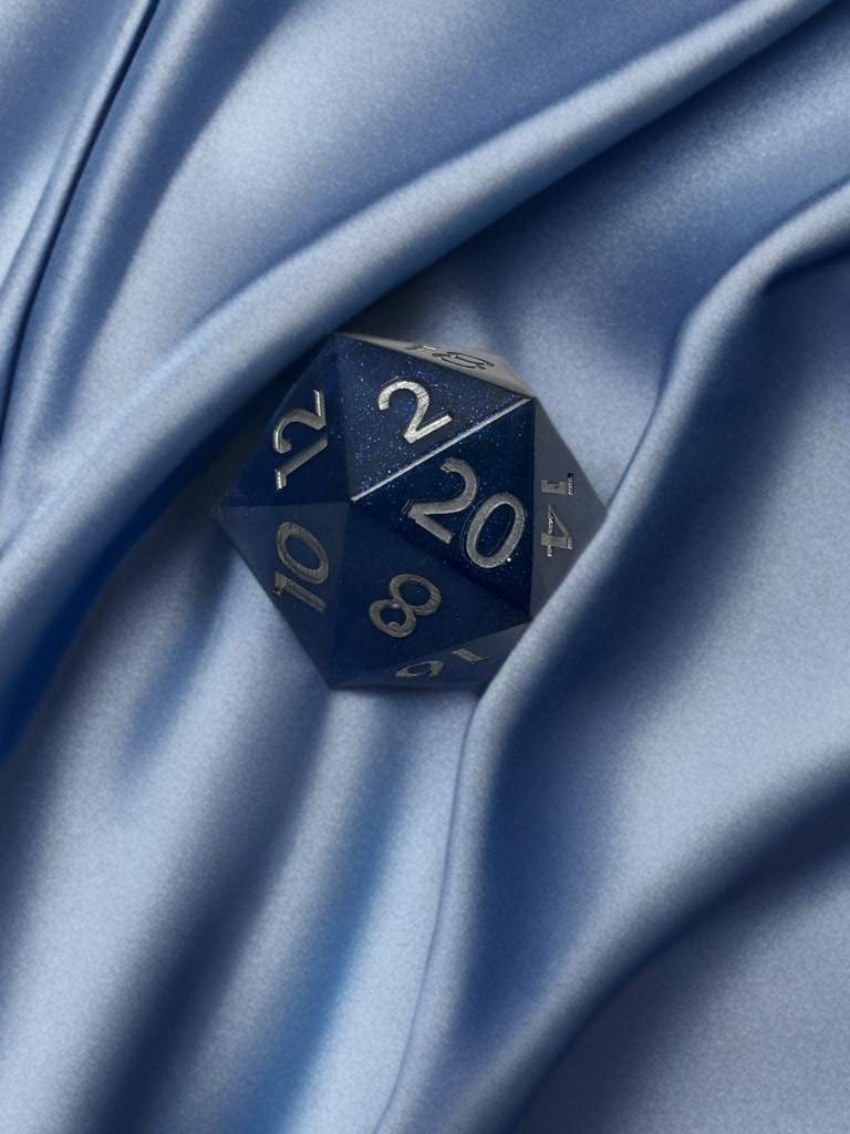 Midnight Compass D20.png